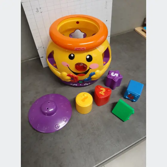 Hrajúca a spievajúca hračka pre dieťa (1 rok)