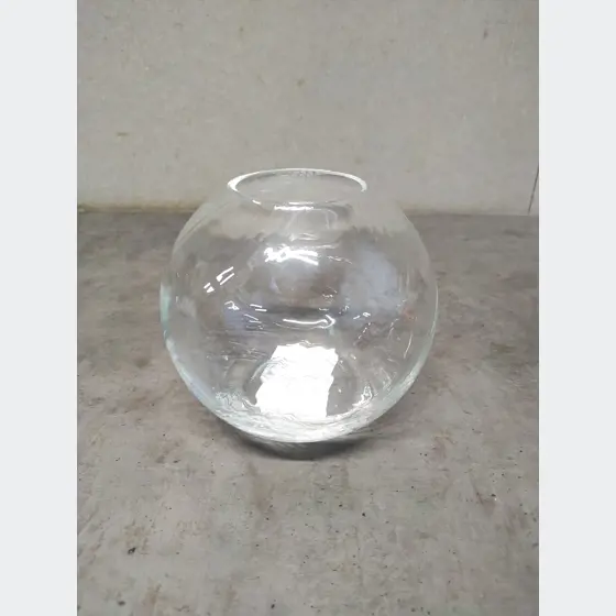 Guľatá, sklenená váza (výška 9cm)