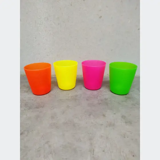 Farebné plastové poháriky (4ks, 2dcl)