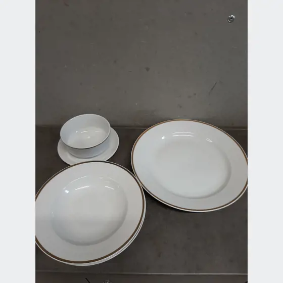 Súprava,servirovací tanier30cm,3ks plytký tanier a omáčnik