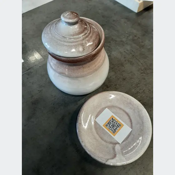 Keramika,džbánik výška 10cm bez vrchnáčika a jeden tanierik