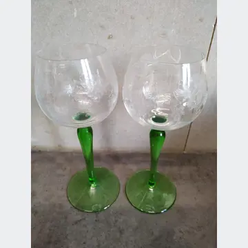Sklenené poháre (na zelenej stopke, 5ks, so vzorom viď.foto vnútri)
