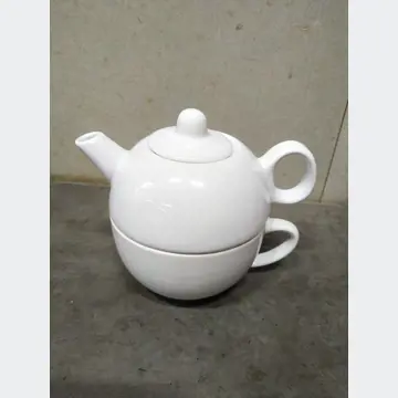 Čajník so šálkou 
