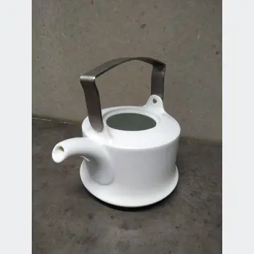 Porcelánový biely čajník (bez vrchnáku, Germany)