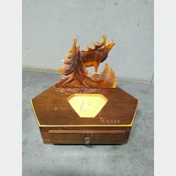 Drevená vyrezávaná krabička (jeleň, 11x18cm)