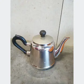 Nerezový čajník (13cm výška, 0.3L)