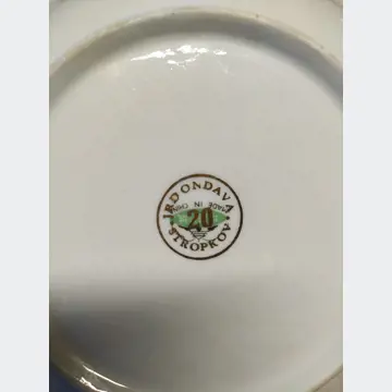 Porcelánový dekoratívny tanier (22cm priemer)