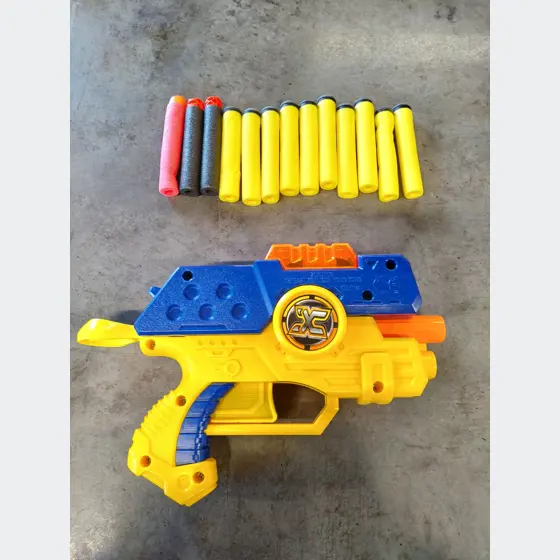 Detská pištoľ Nerf (č.2 + 13 nábojov)