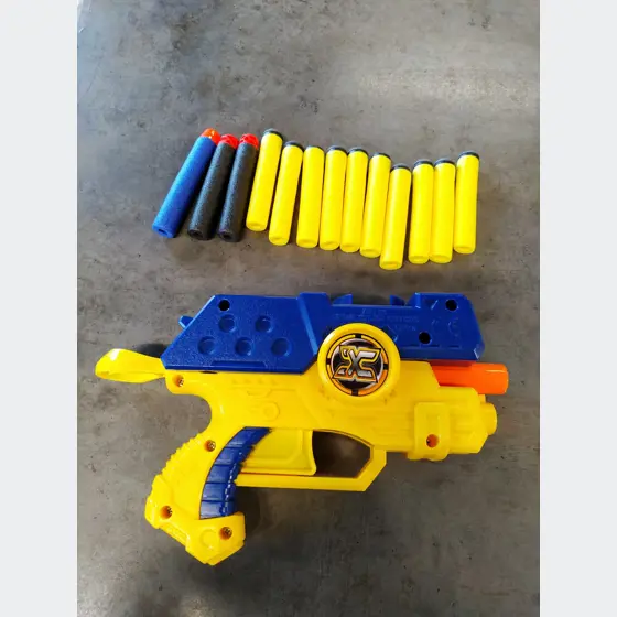 Detská pištoľ Nerf (č.3 + 13 nábojov)