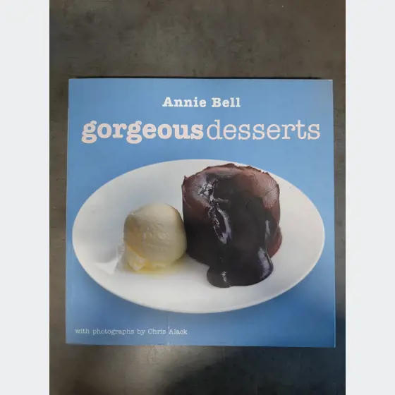 Kniha Gorgeous Desserts (po anglicky)