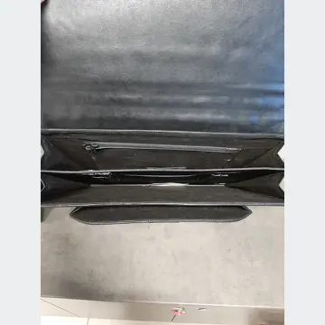 Business taška/kufrík (čierna, 33x42, s remienkom, kľúčikom, kožená)