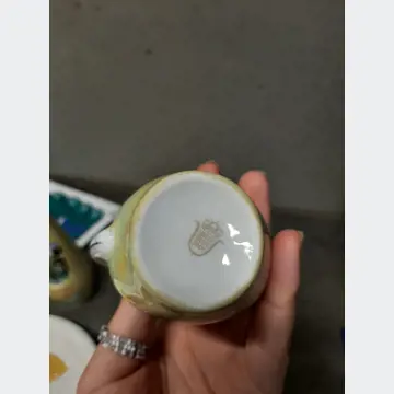 Vázička Pieštany porcelán 