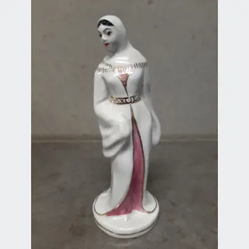 Soška ženy,značená,17cm porcelán