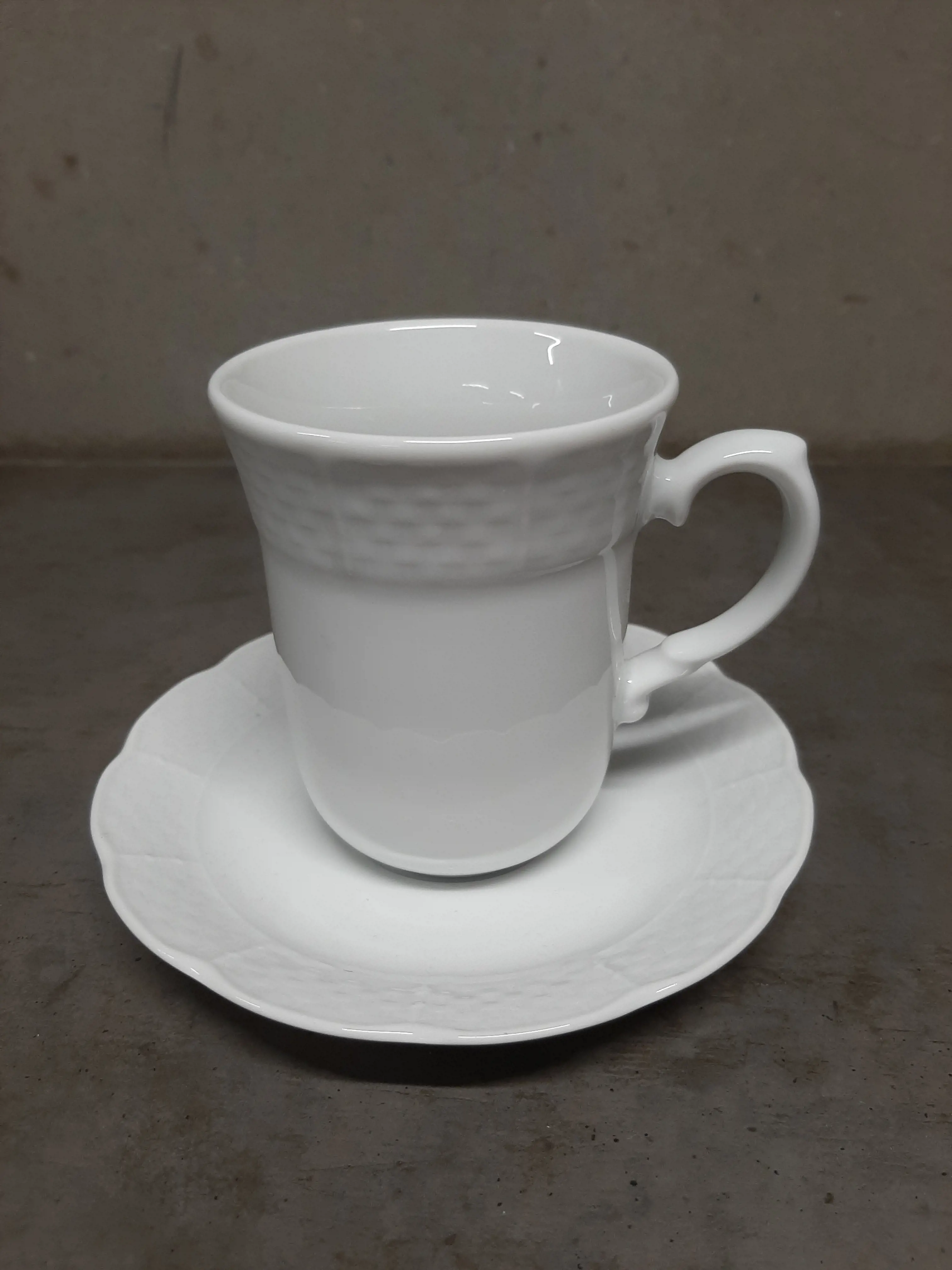 Šálka s podšálkou,biela