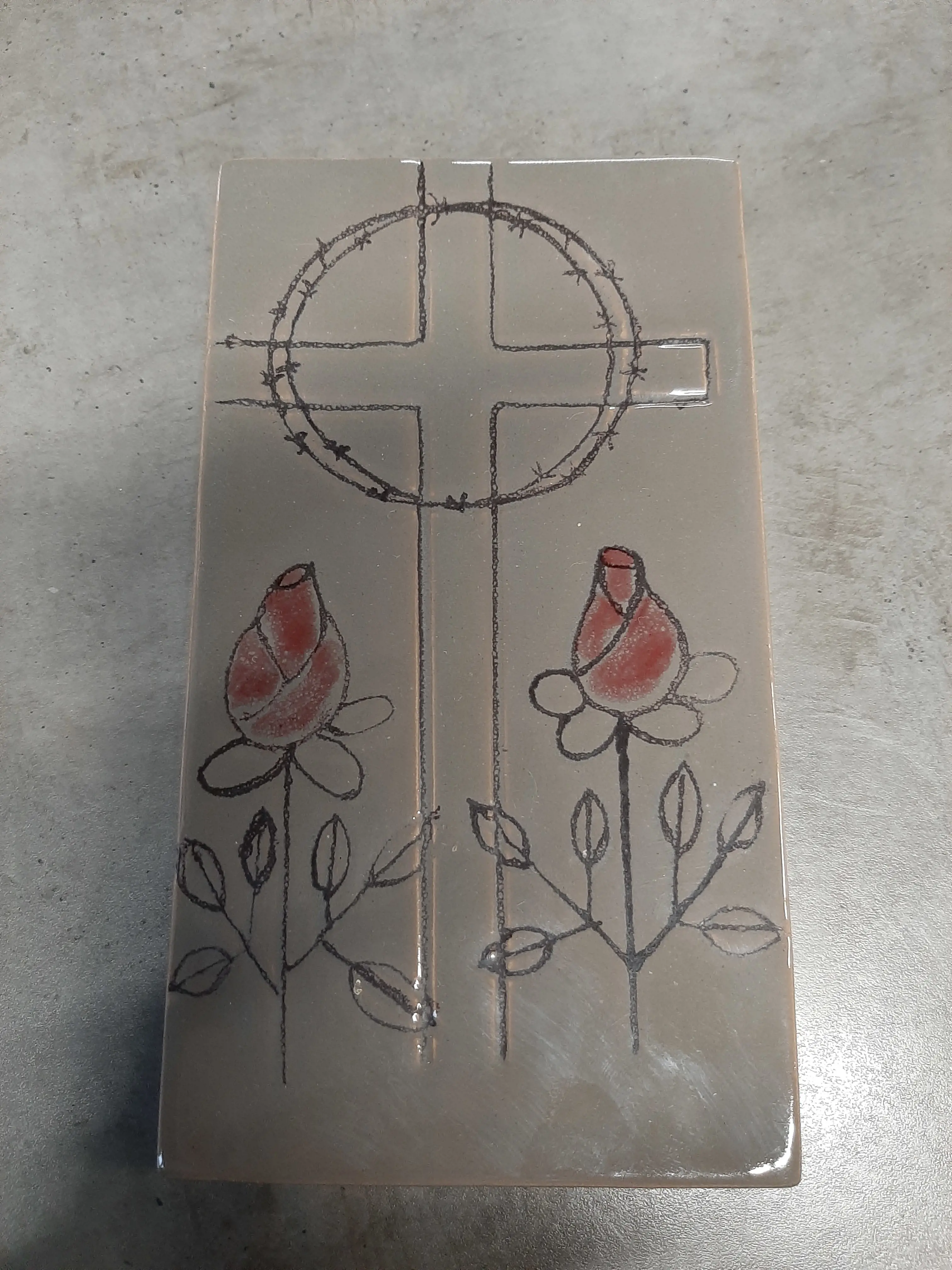 Keramická dekorácia,krížik 9,5x17,5cm