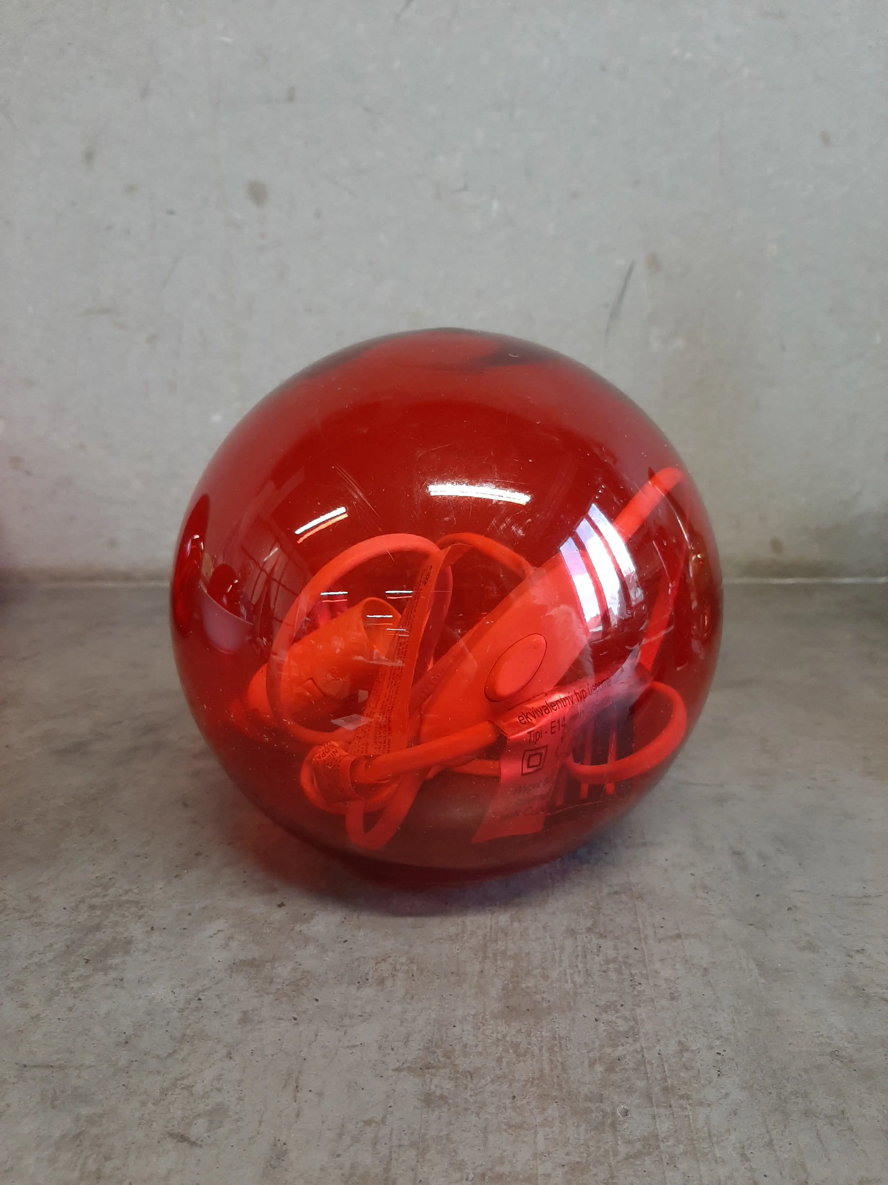 Červená lampa na stôl č.3