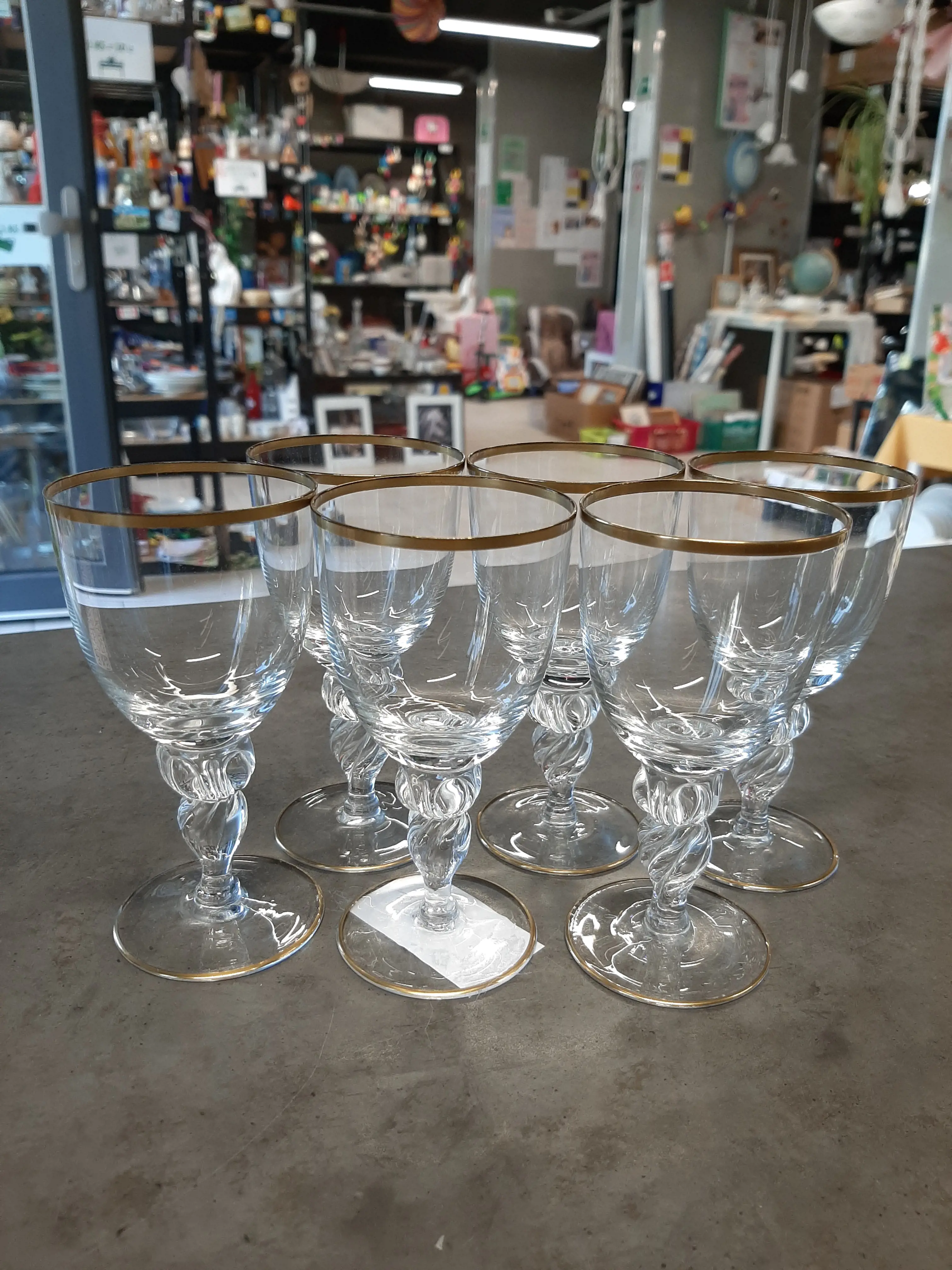 6ks pohárikov,cca 1dcl,s točenou stopkou