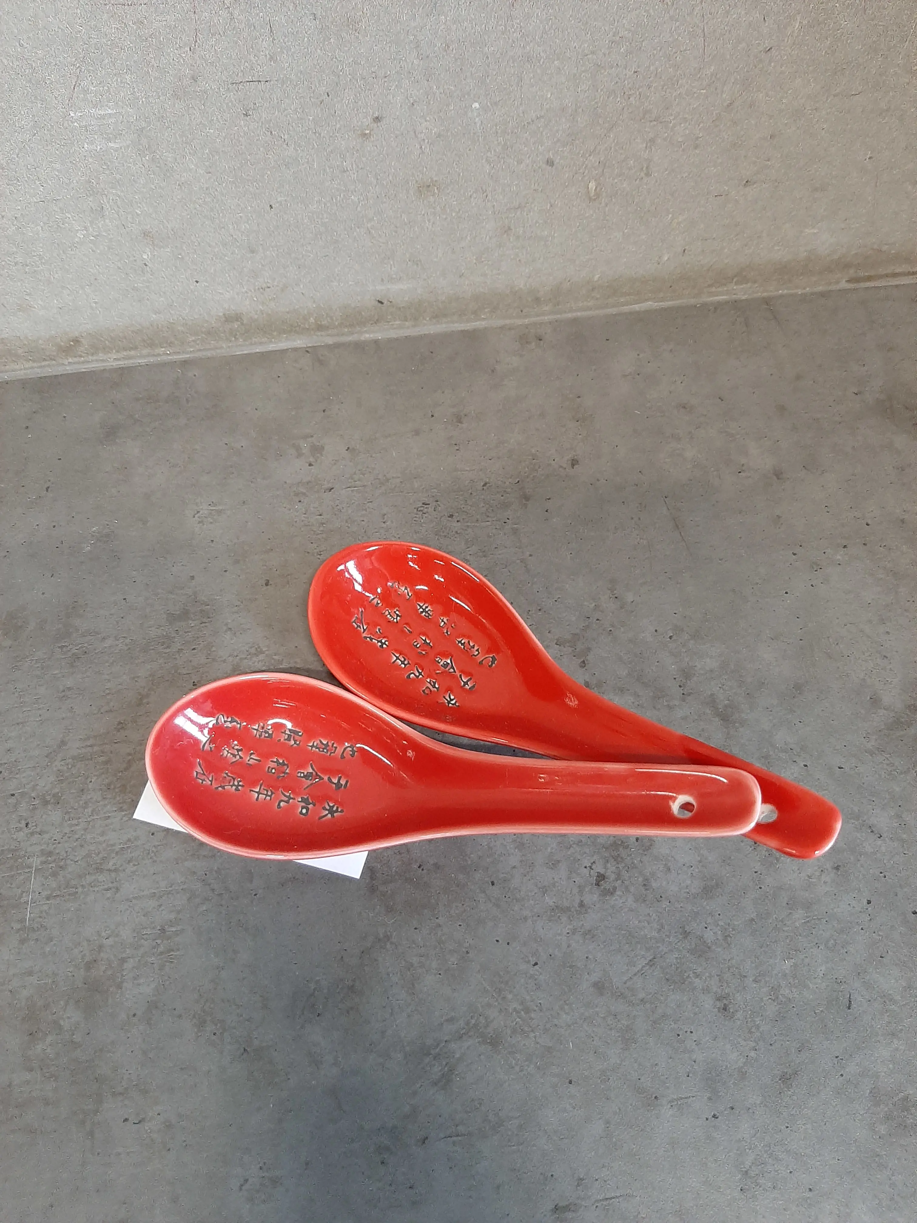 Červené lyžice 2ks