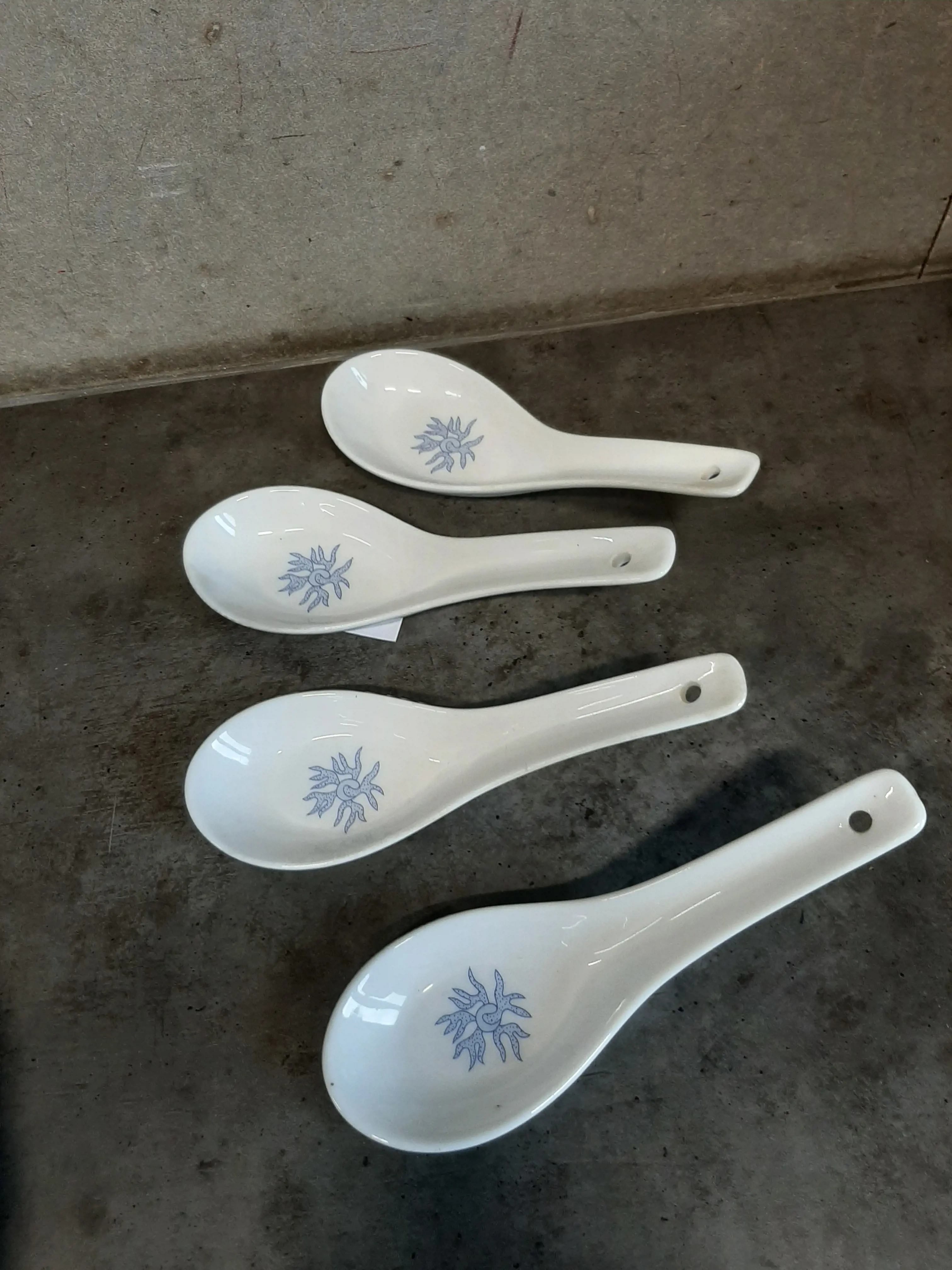 Čínske lyžice biele 4ks