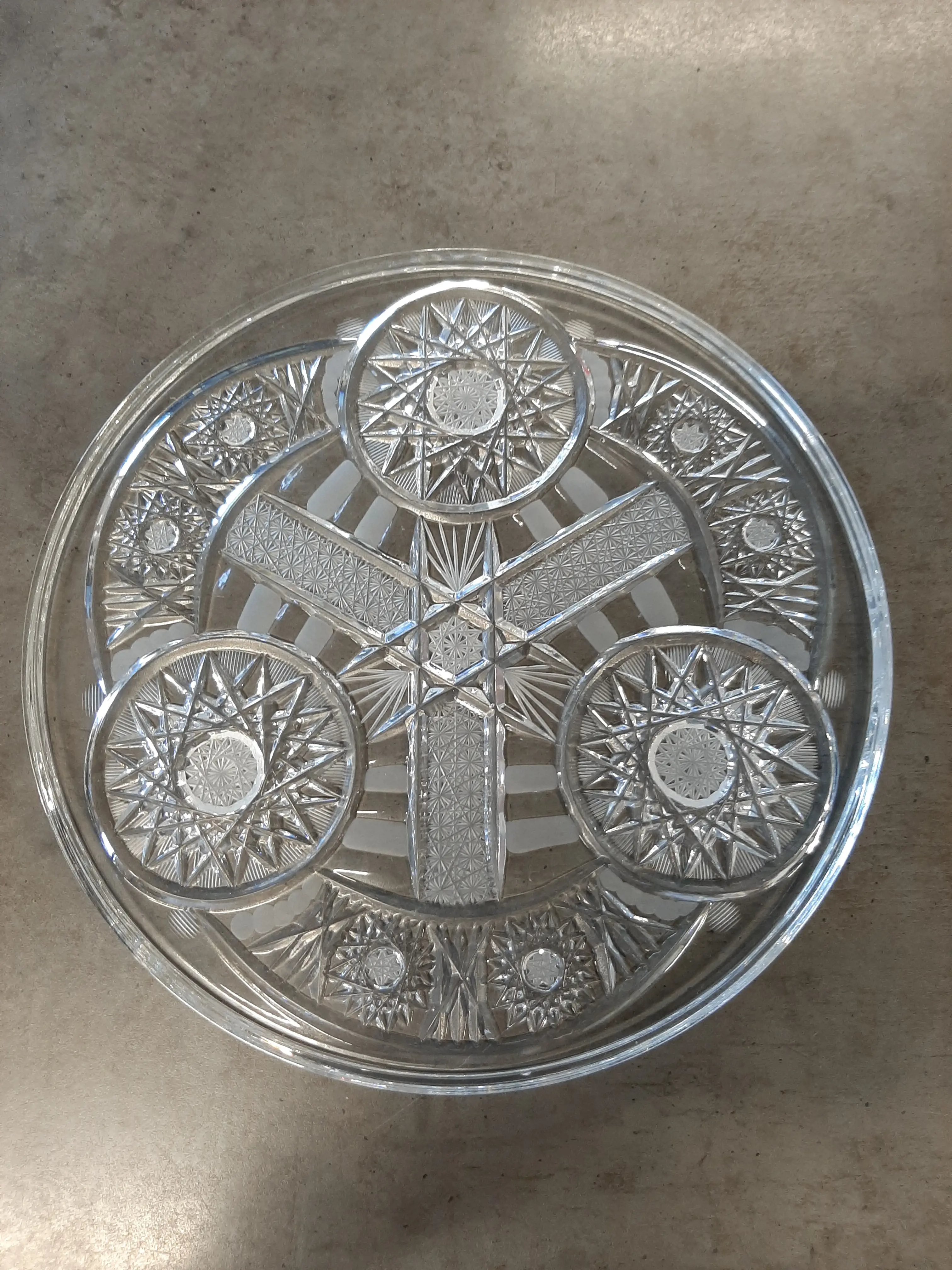 Brúsený podnos,priemer 24,5cm