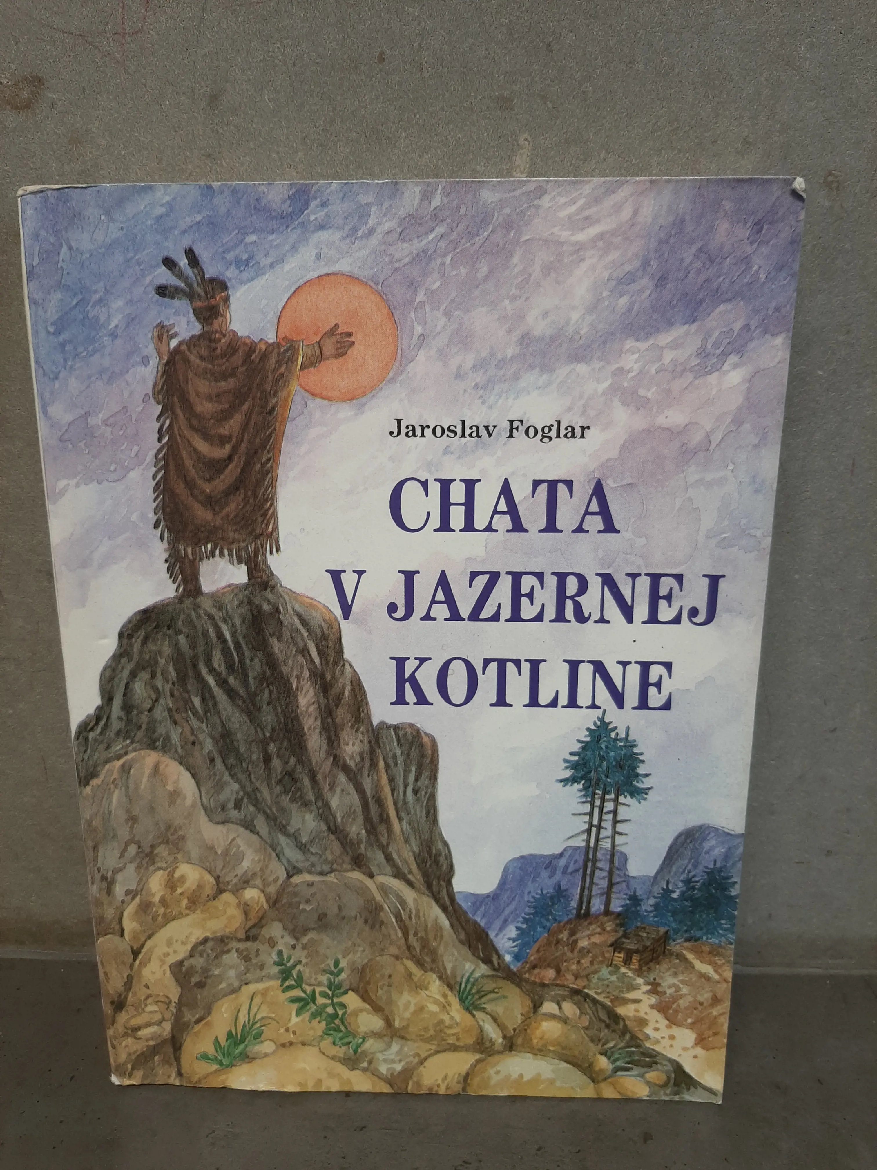 Chata v jazernej kotline