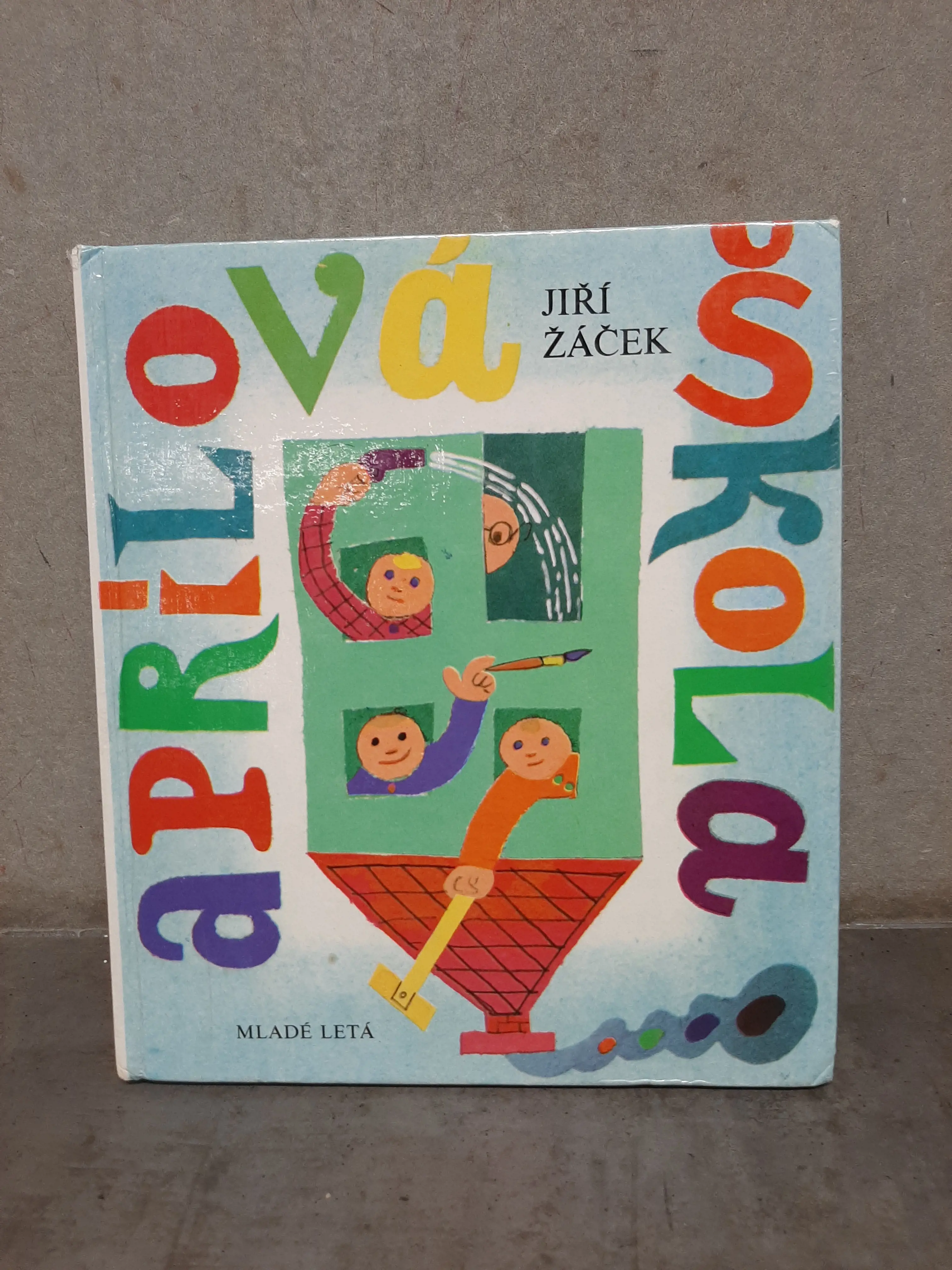 Kniha Aprílová škola