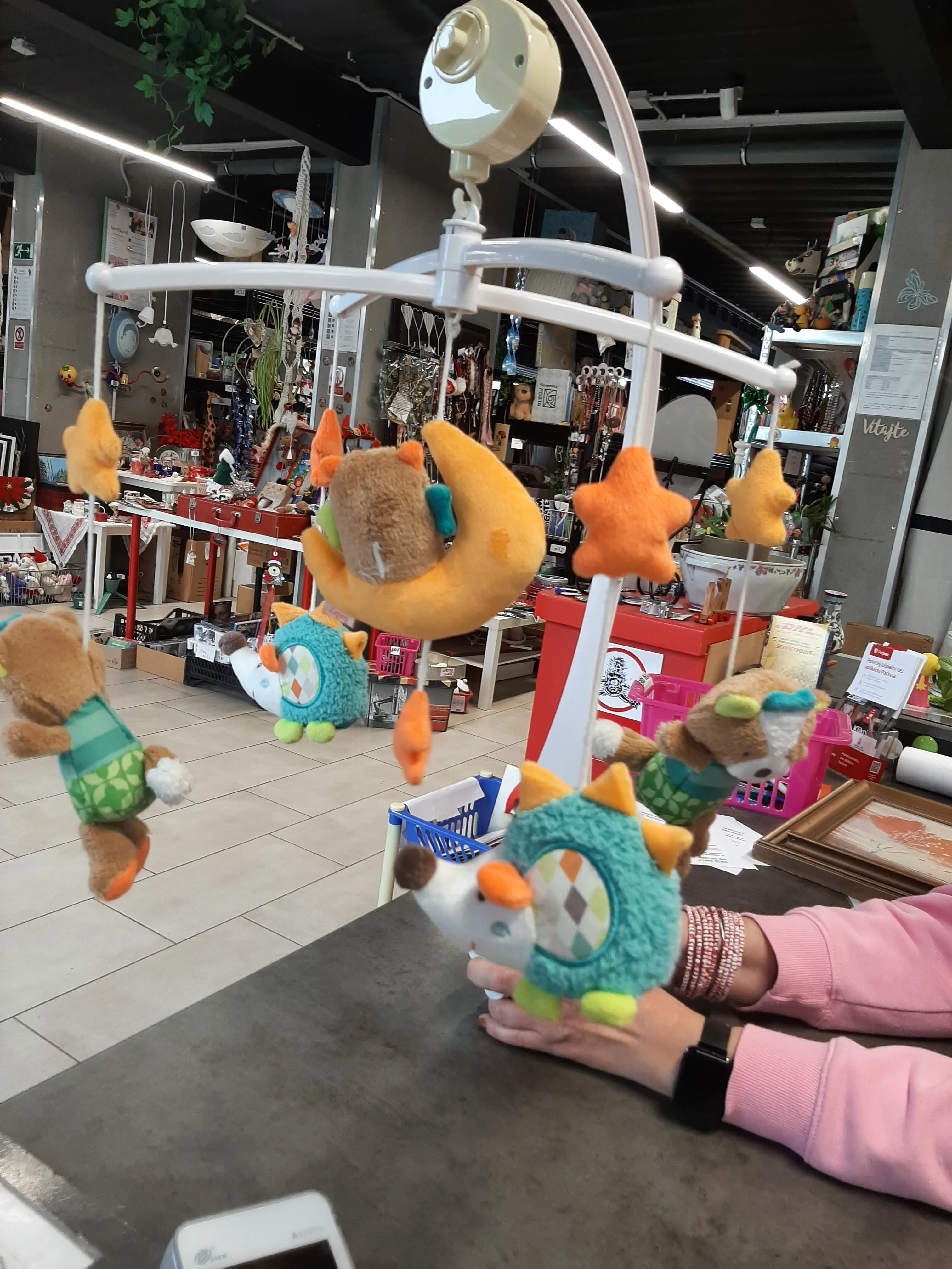 Kolotoč nad postieľku