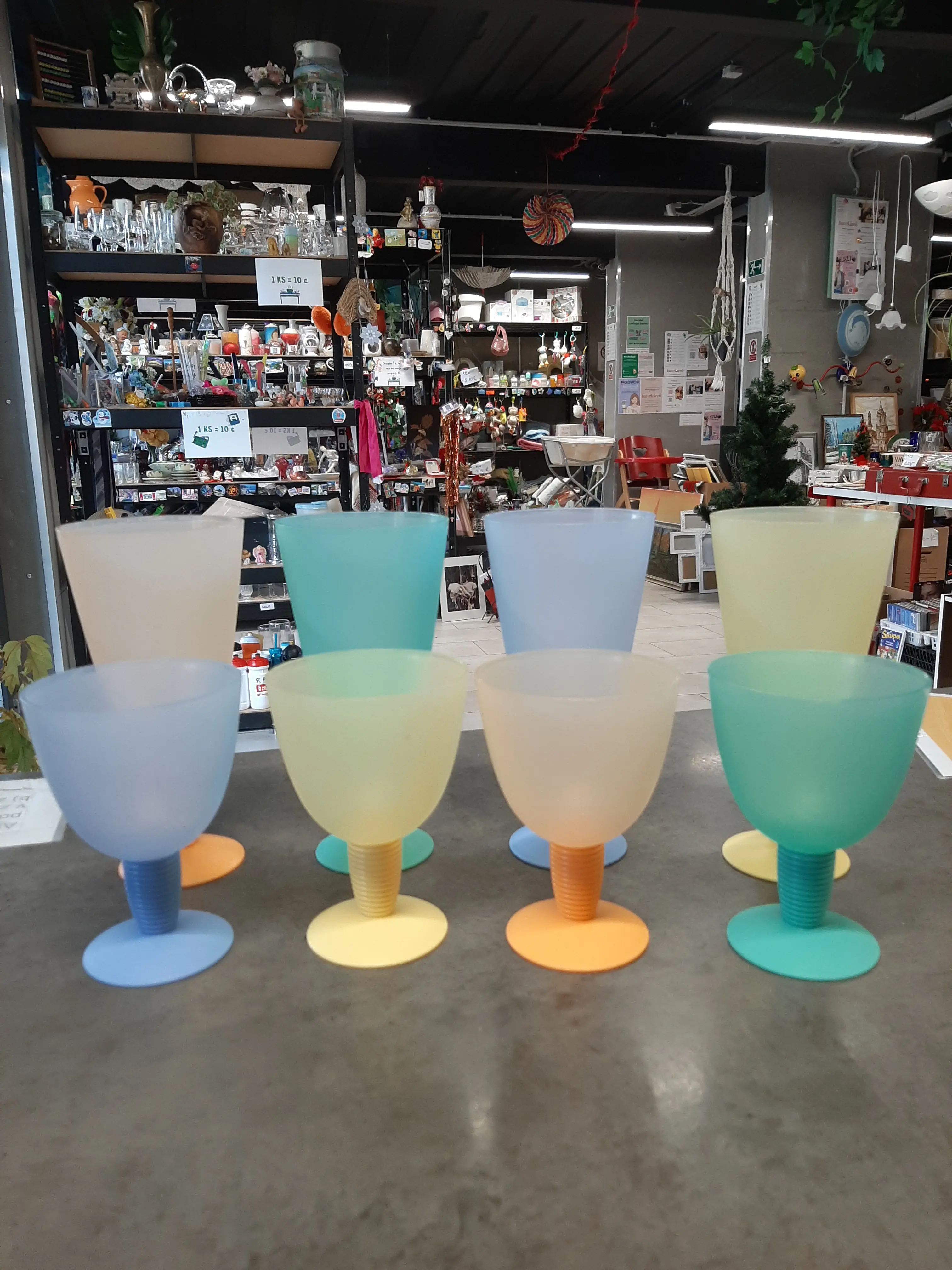 Plastové Tupperware poháre 4+4ks