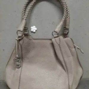 1764687466_6378_17646874568164657688343637362808