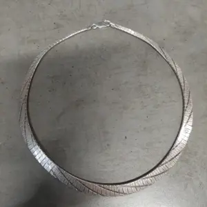 1765195328_23d5_17651953207421978012976446545704