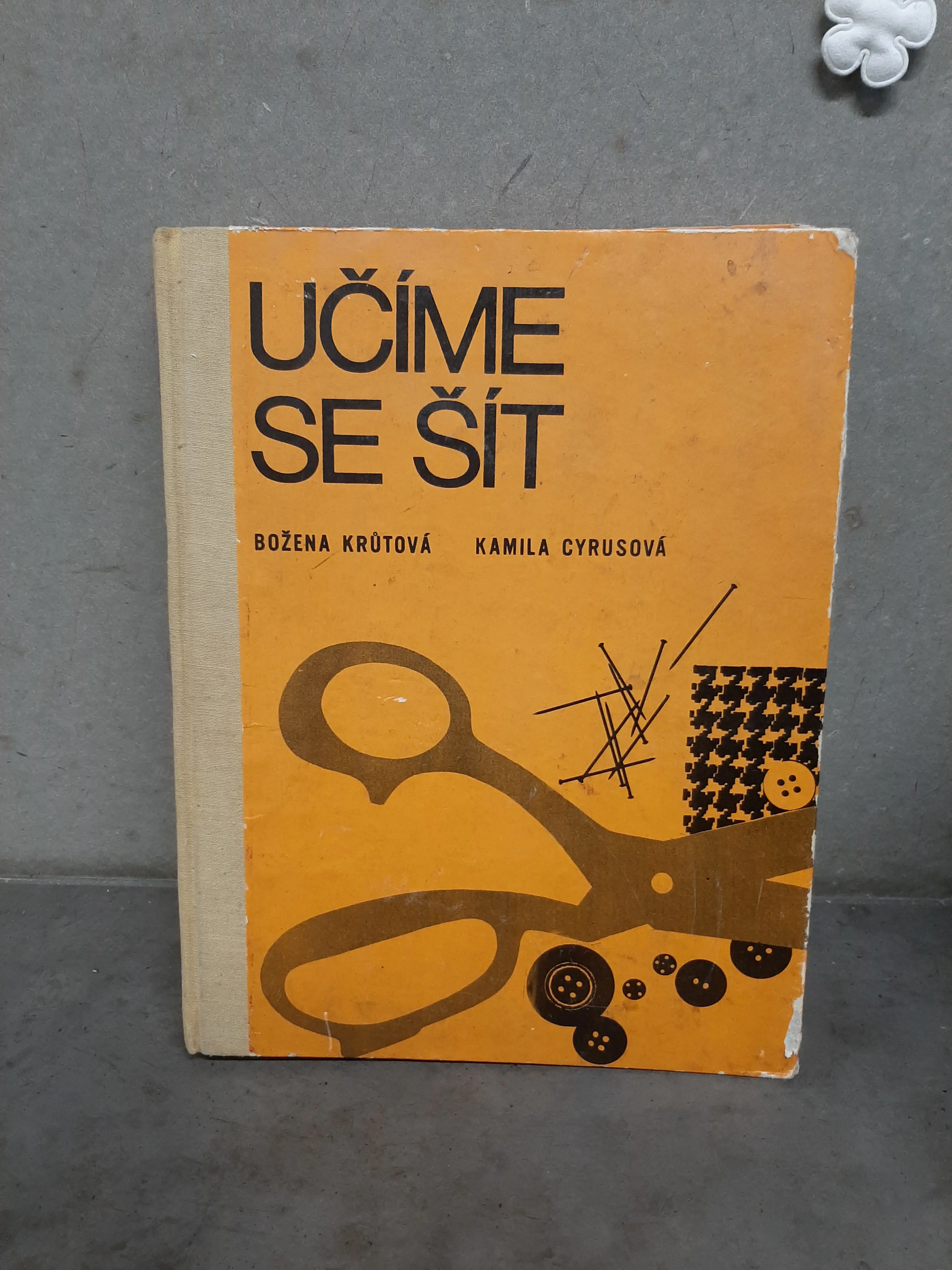 Učíme se šít - Božena Krůtková