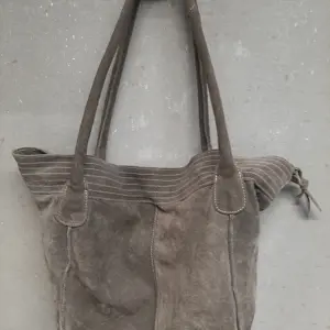 1765801964_59f5_17658019533006771382594522888348