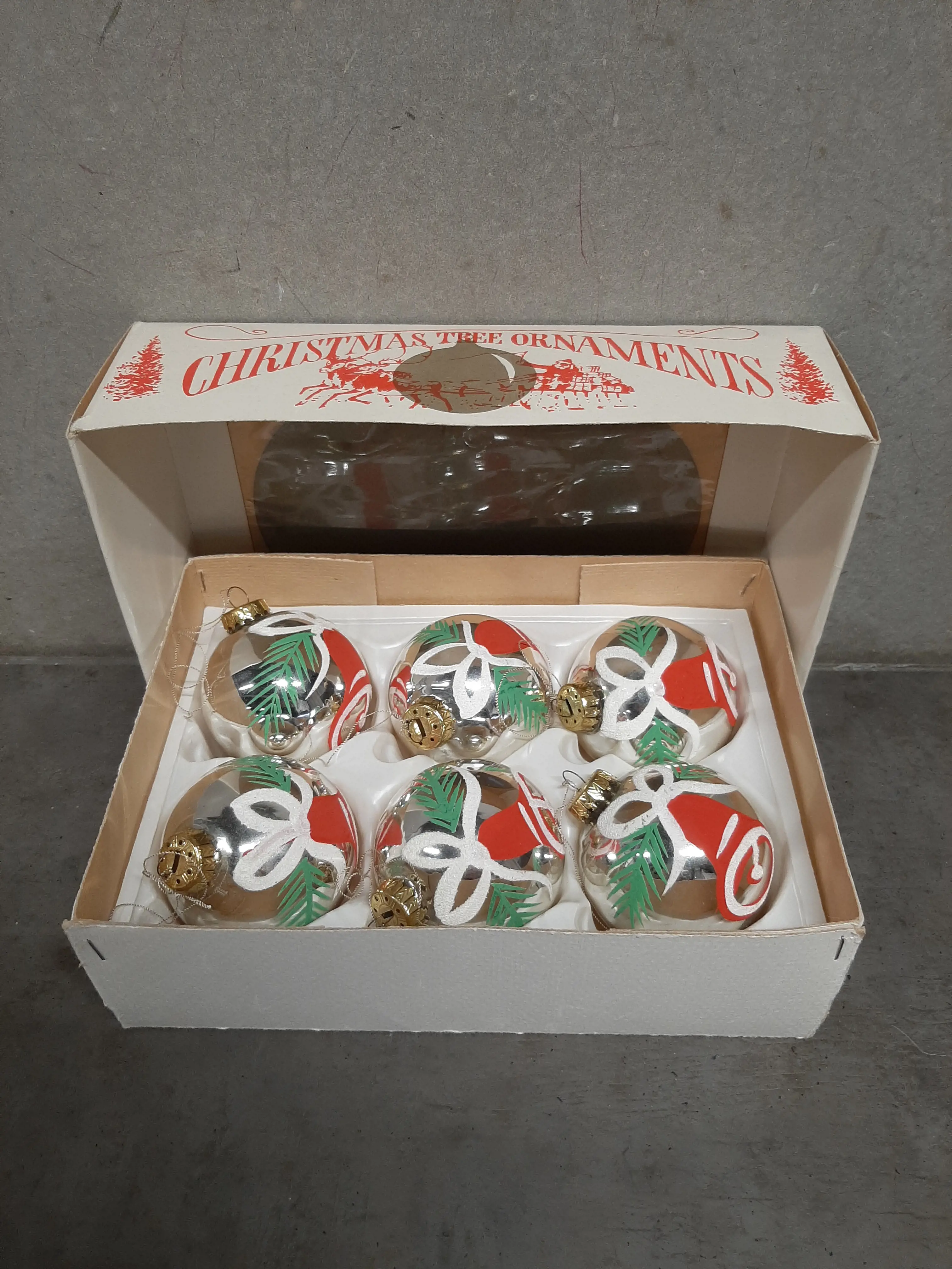 Retro vianočné gule biele, 6ks