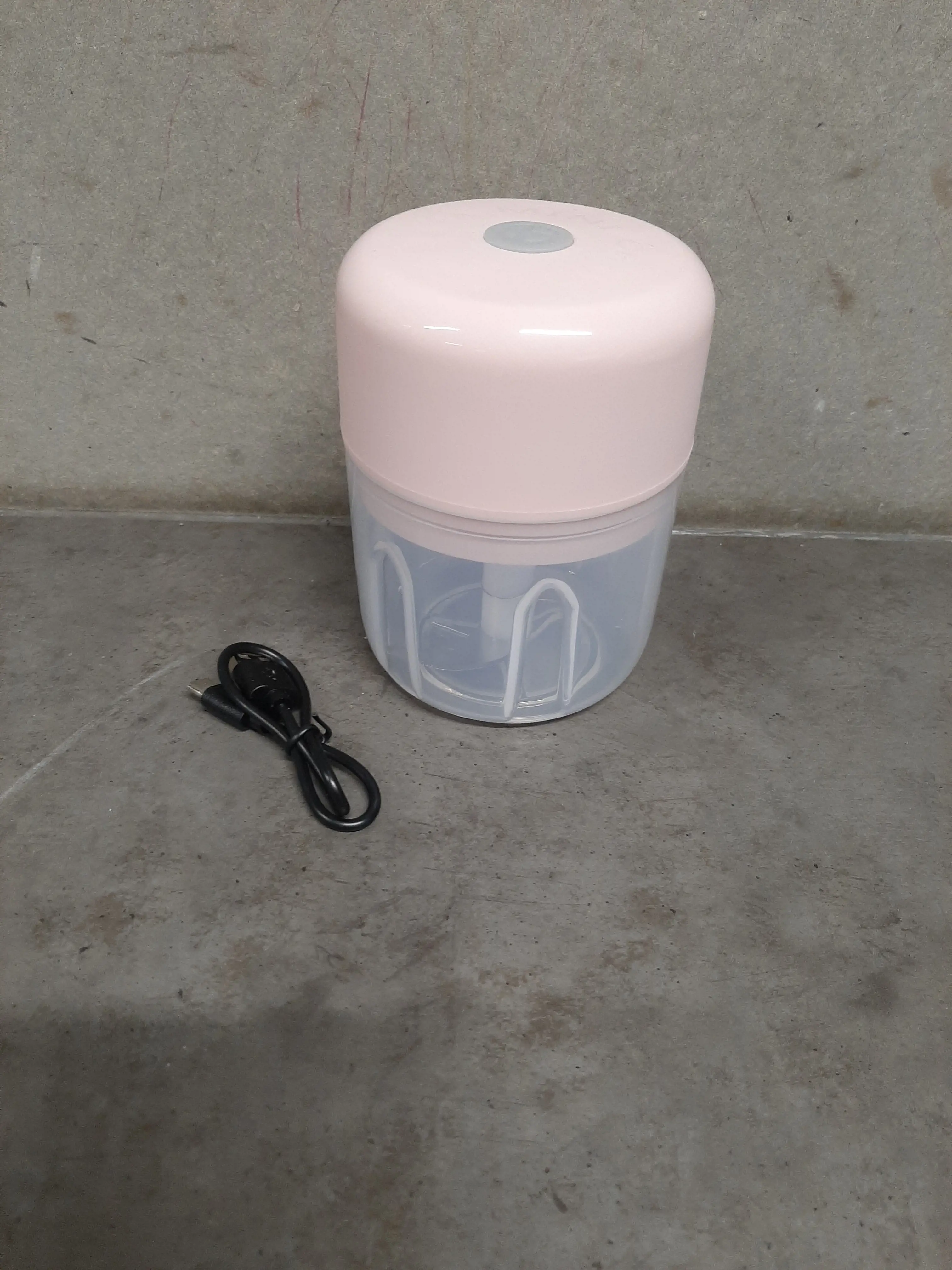 Nabíjateľný mini krájač