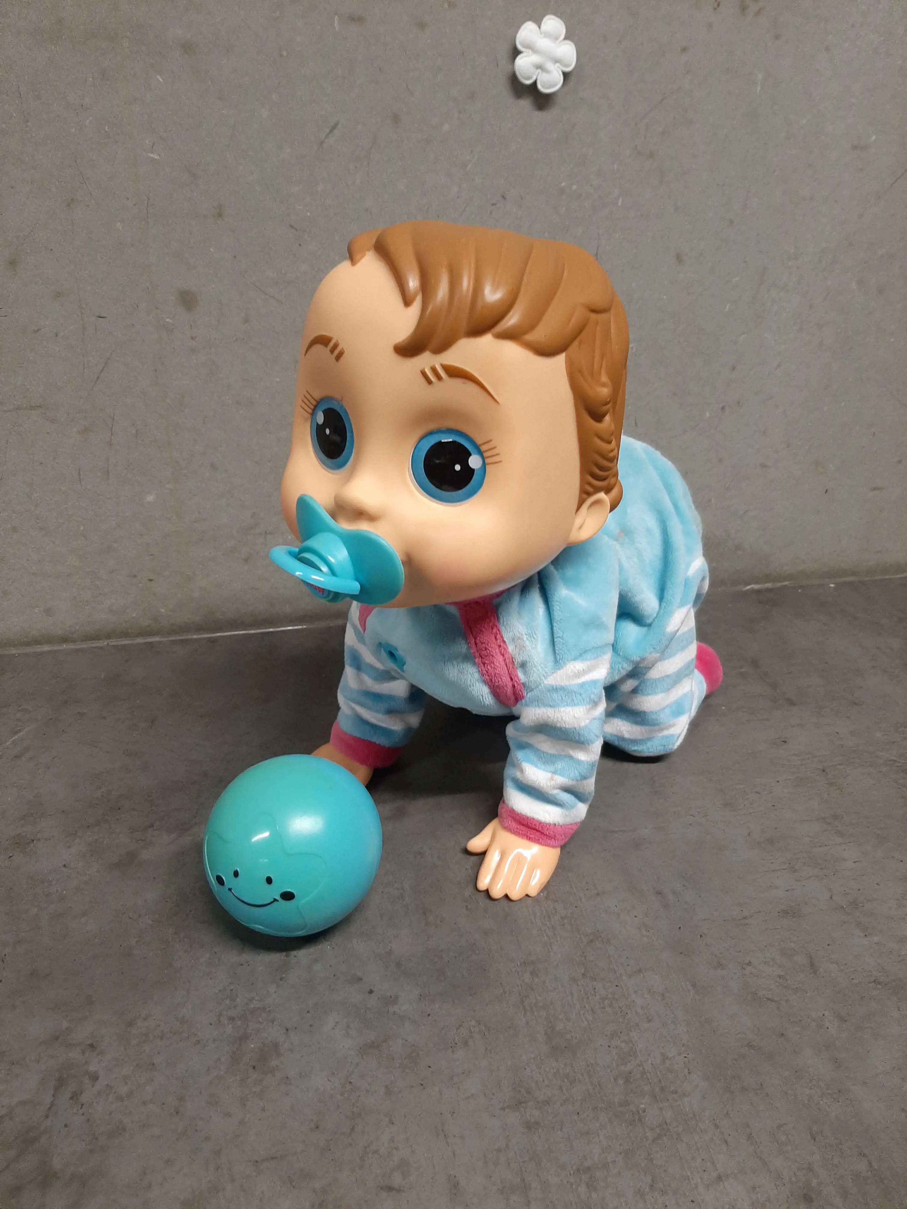 Bábika- lezúci Honzík s loptičkou