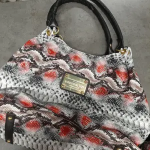 1765984729_6229_17659847199883309166950524631830