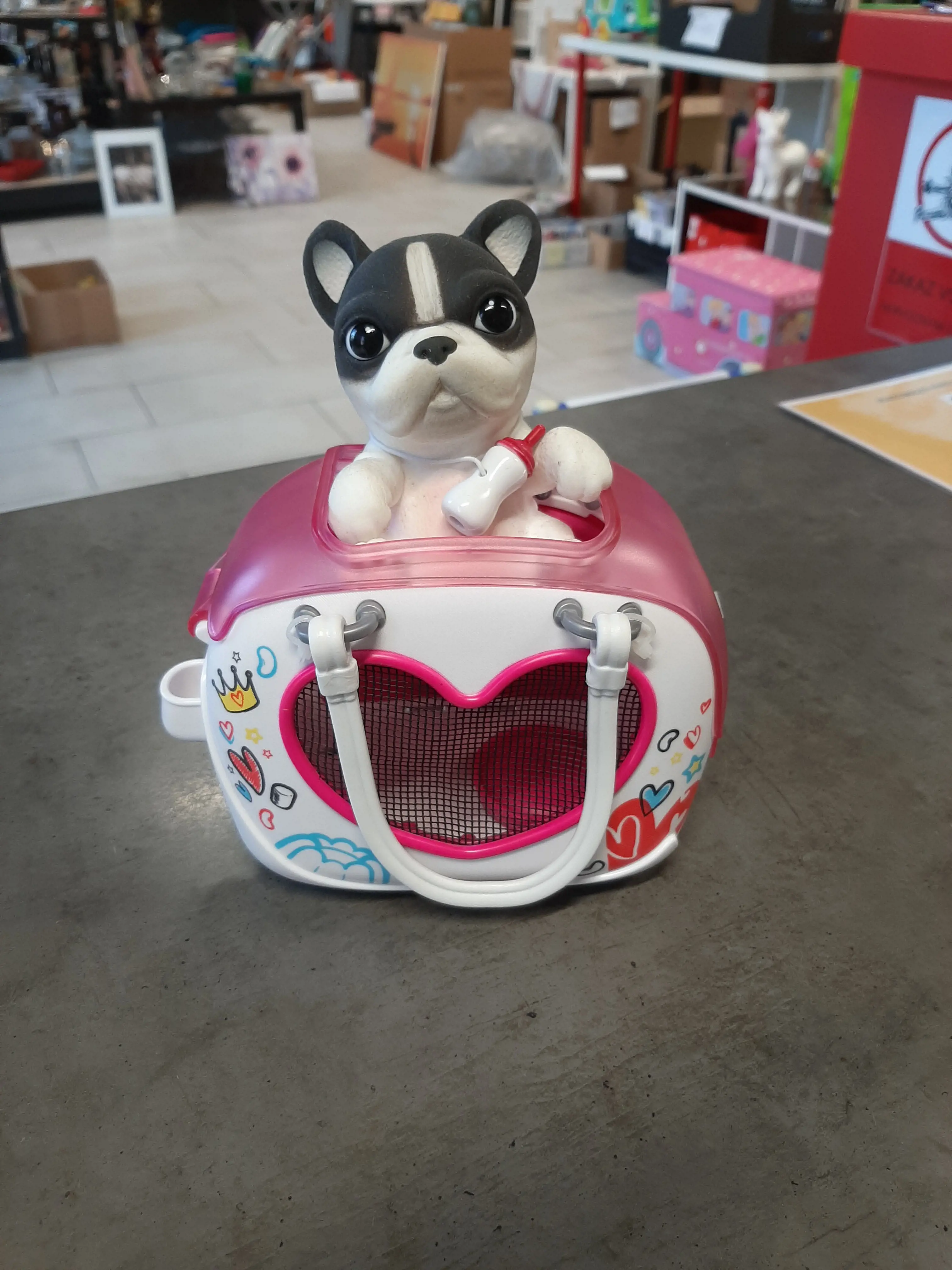 Interaktívne šteniatko v kabelke