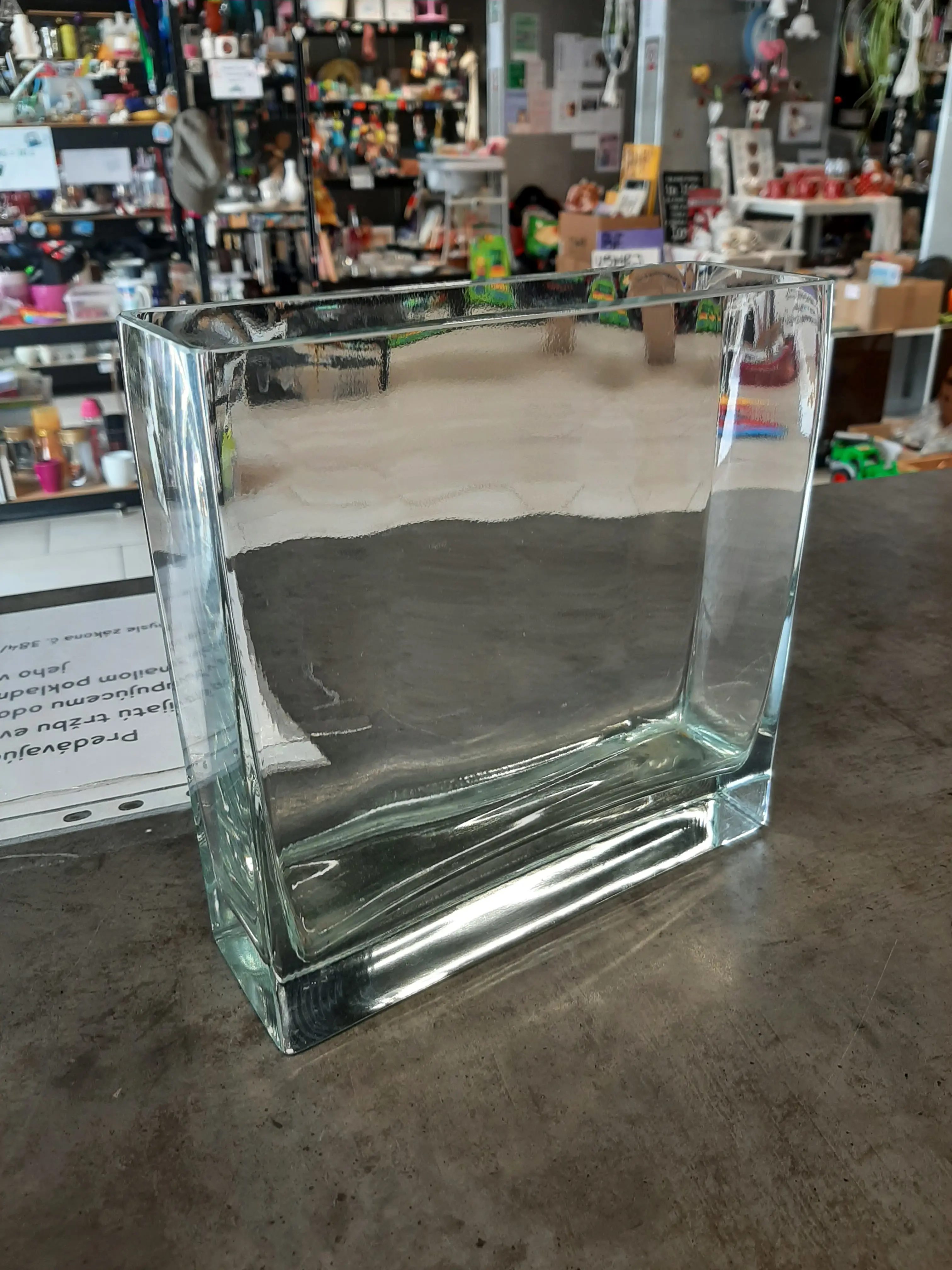 Sklenená váza 20x20x6,5cm