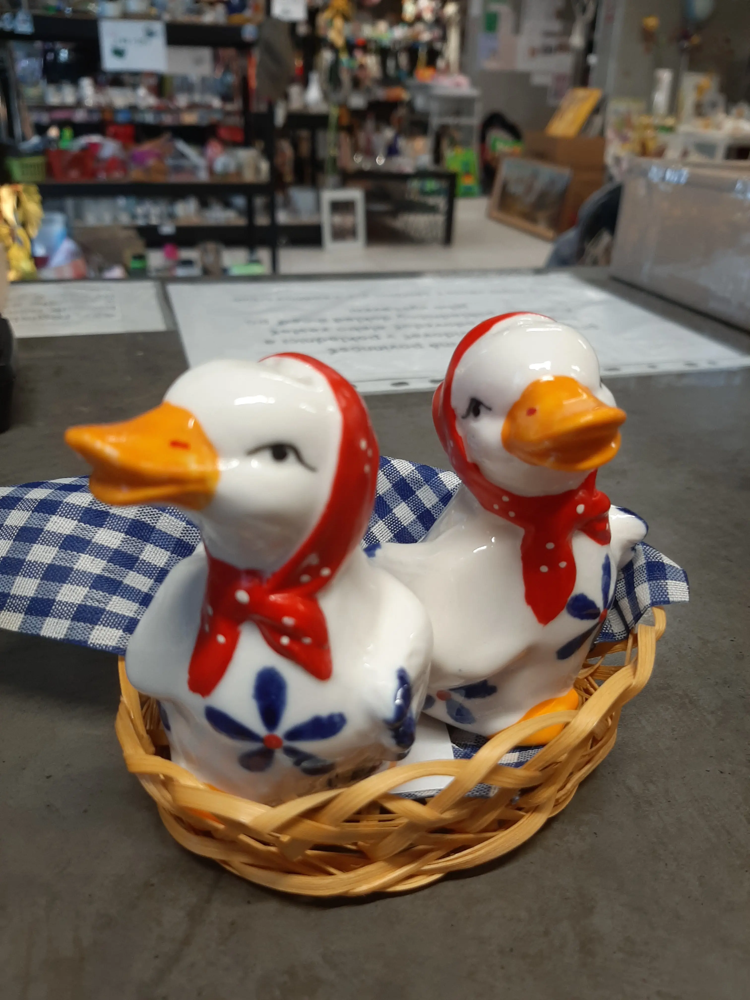 Soĺnička a korenička,keramika 9cm