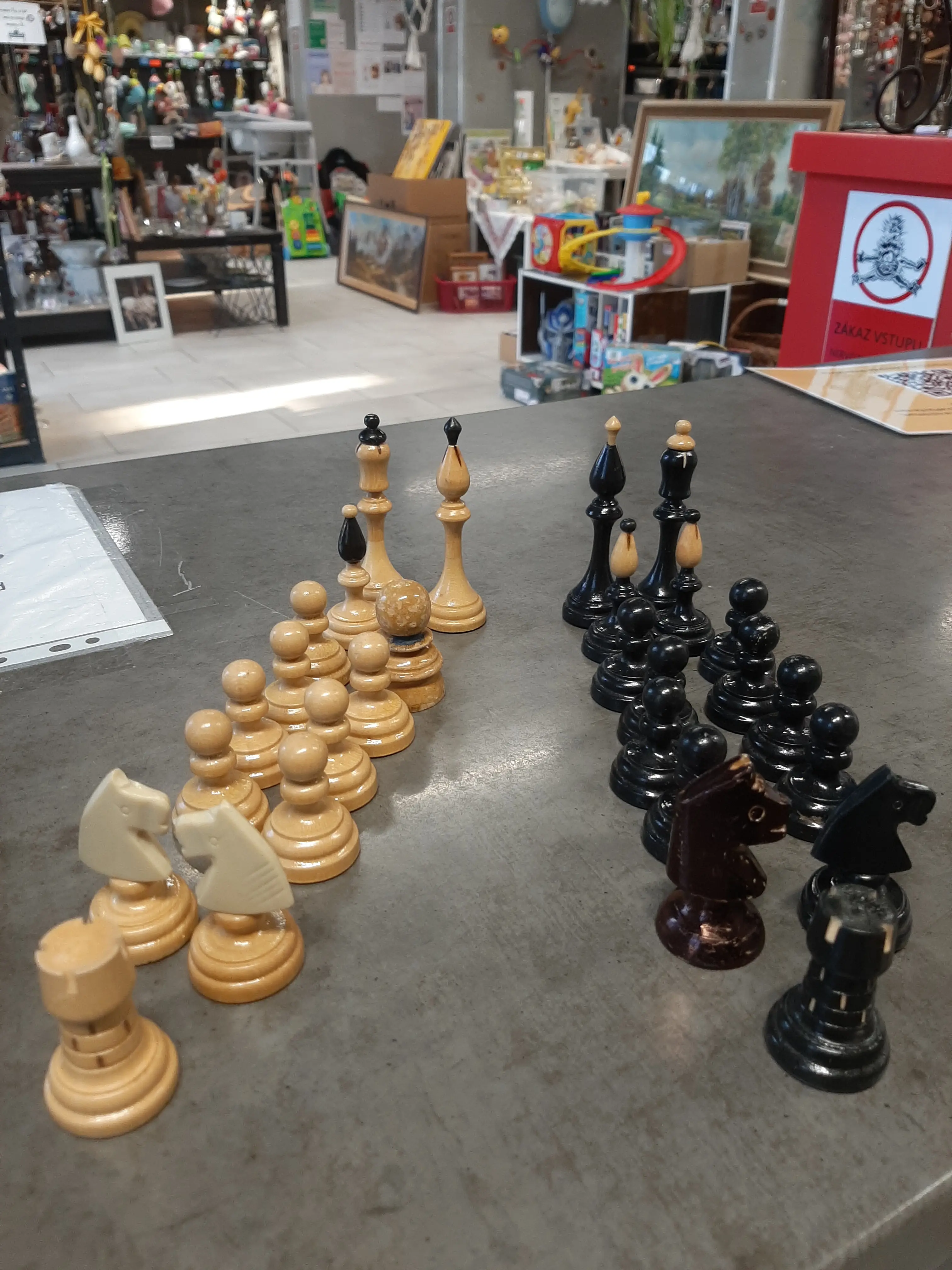 Šachové figúrky,nekomplet.