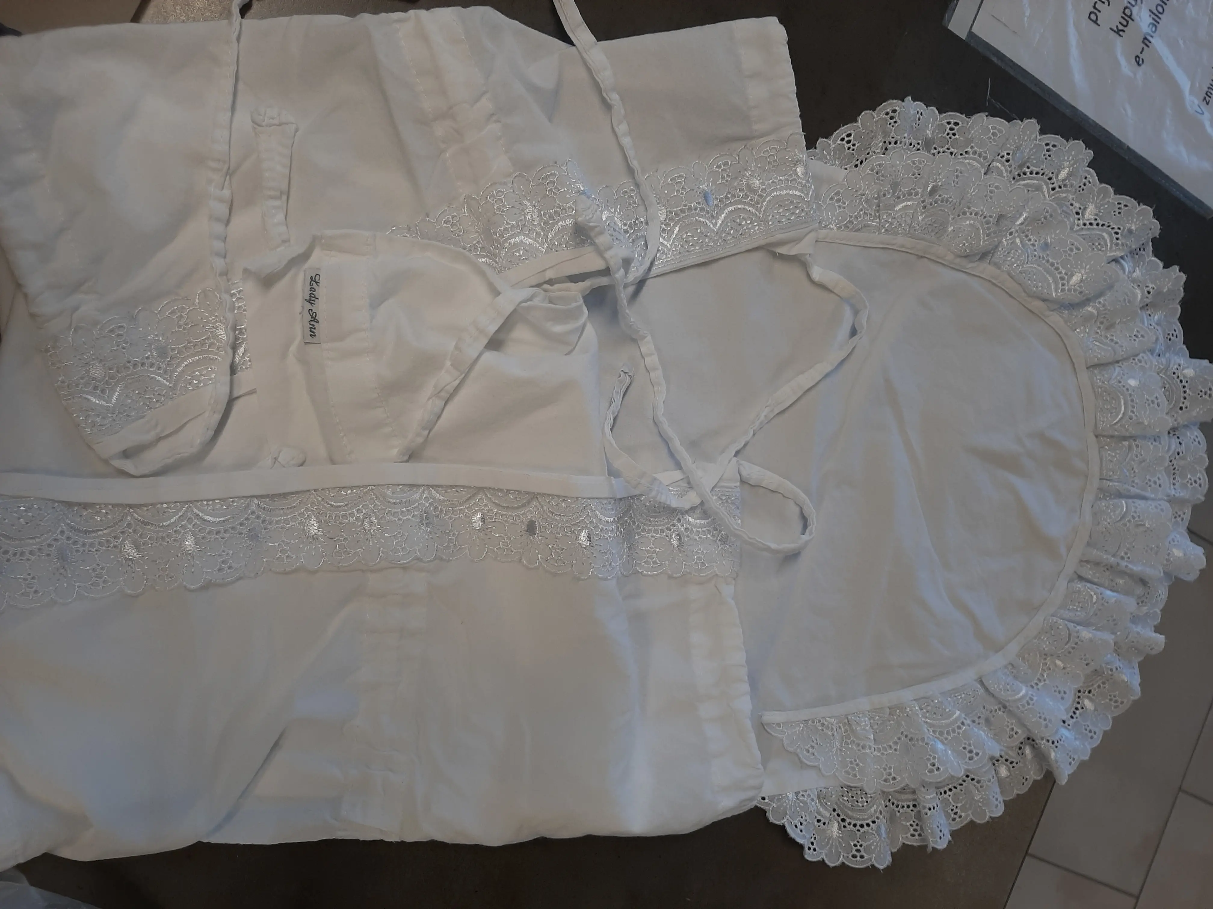 Perinka ku krstu Lady Ann