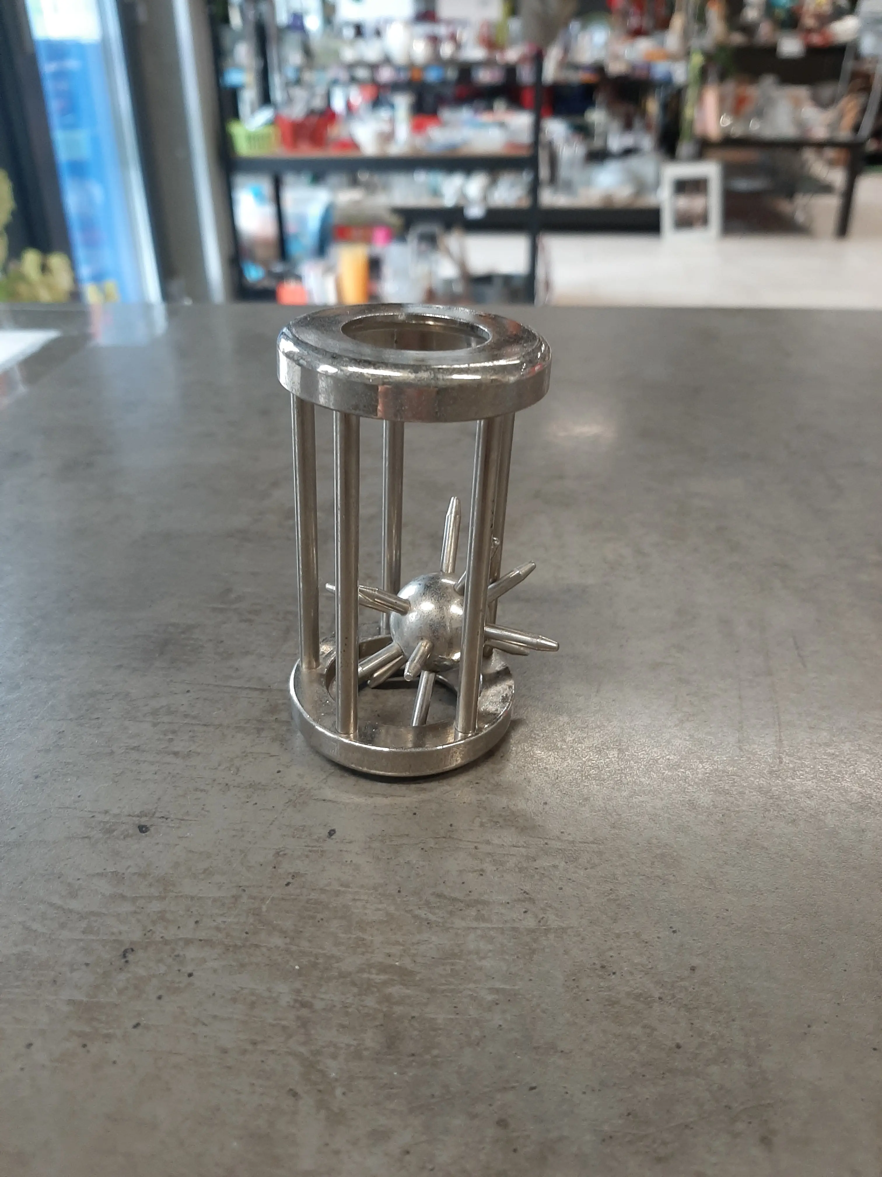 Hlavolam ježko v klietke