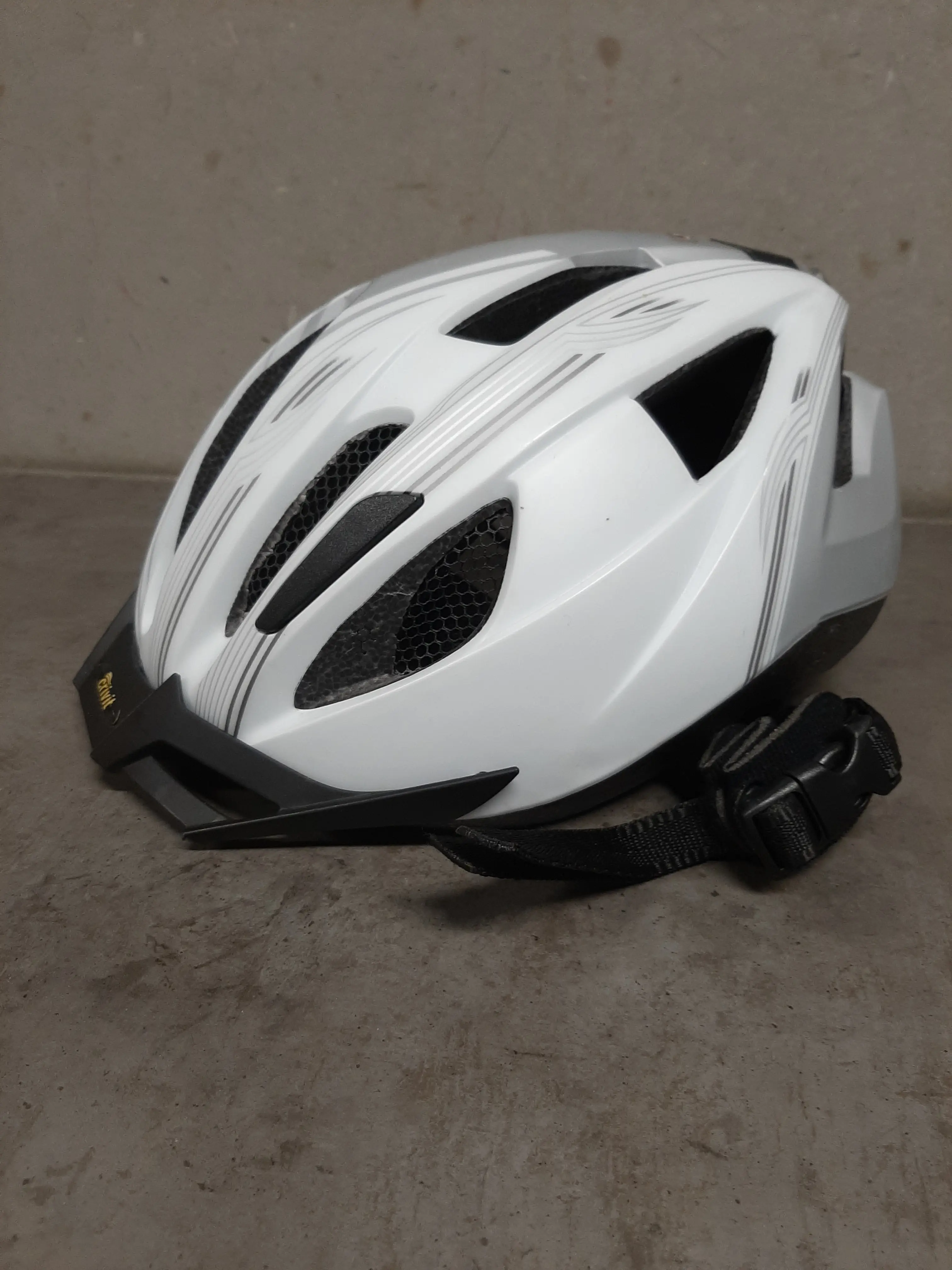 Prilba na bajk 54-60cm,so zadným svetlom