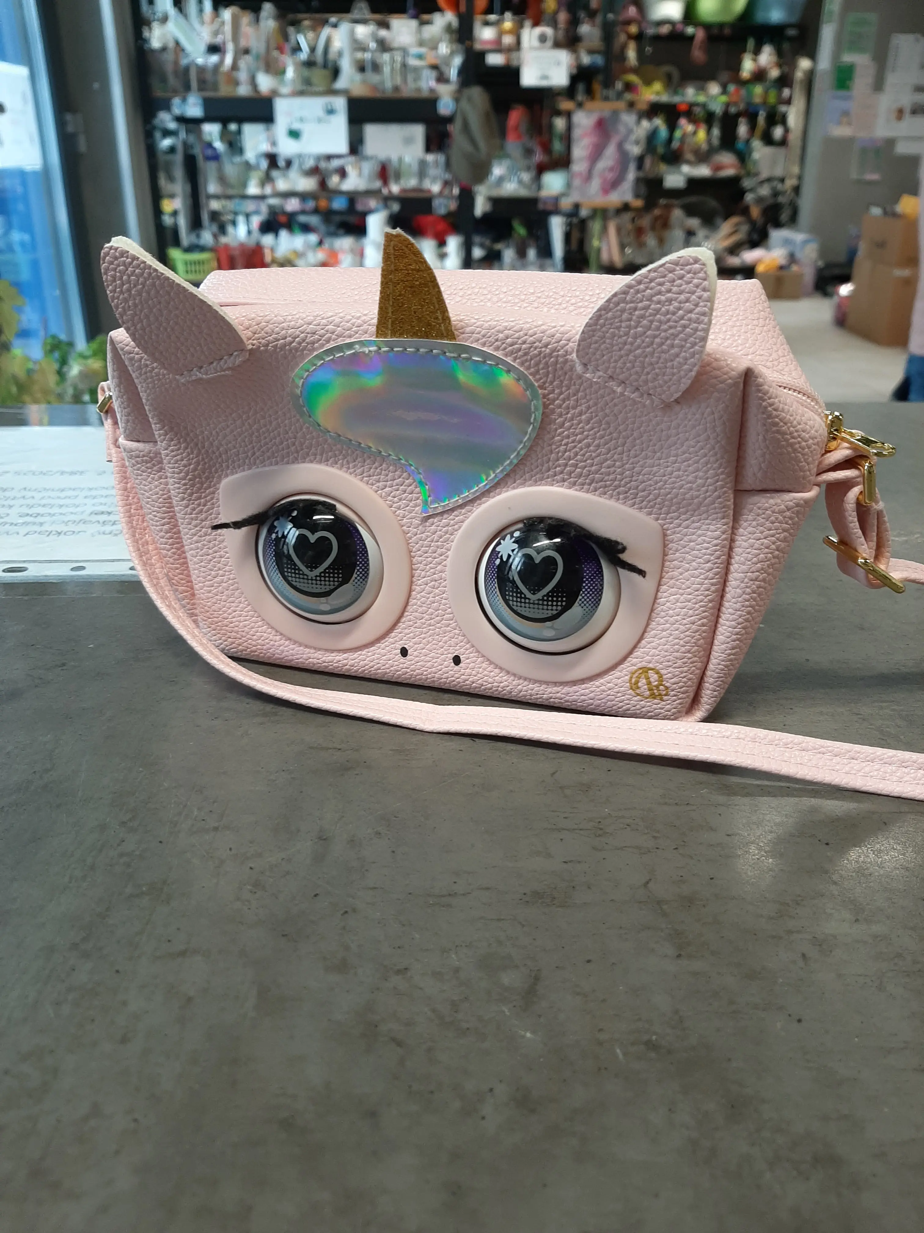 Detská kabelka,mrká a spieva