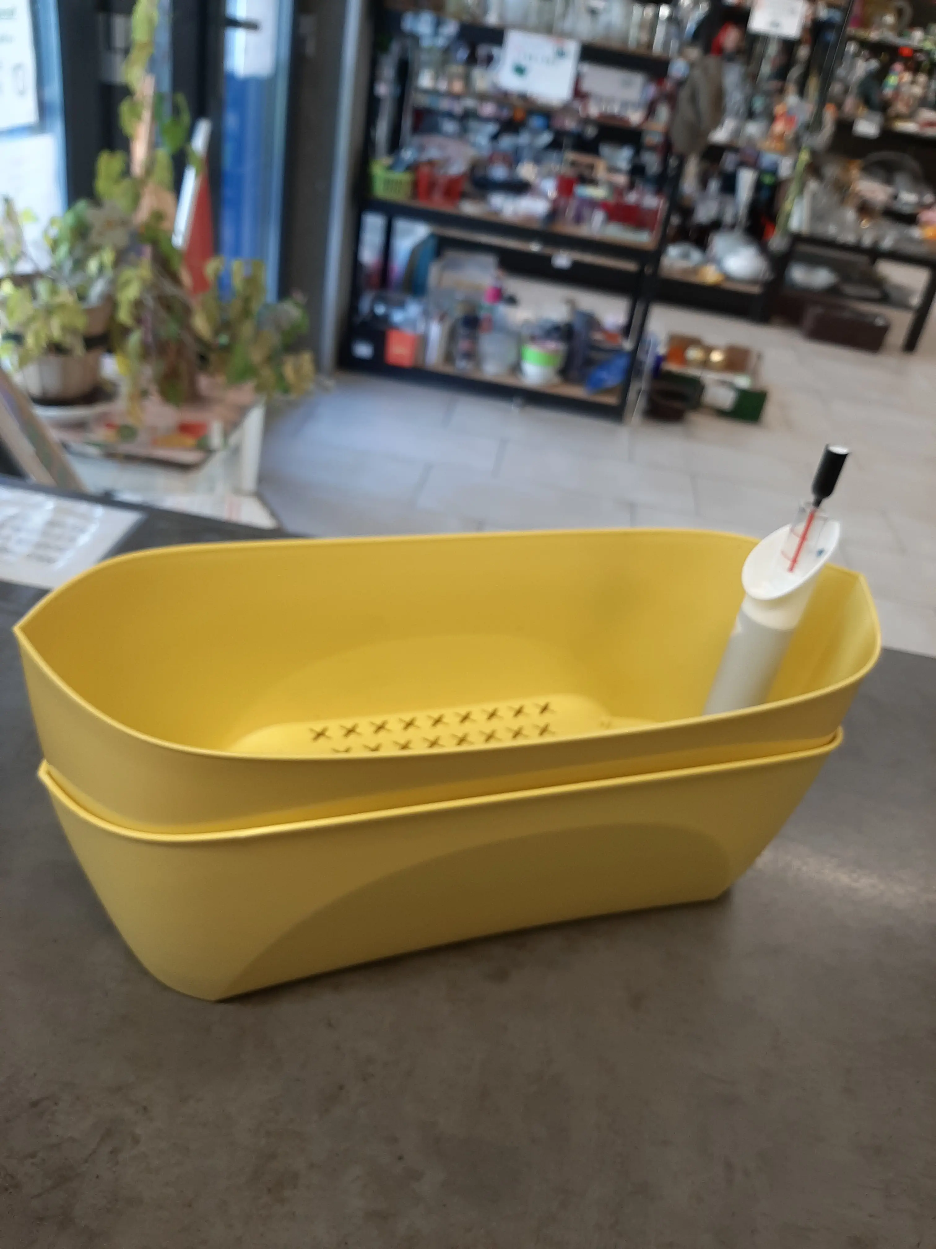 Samozavlažovací hrant