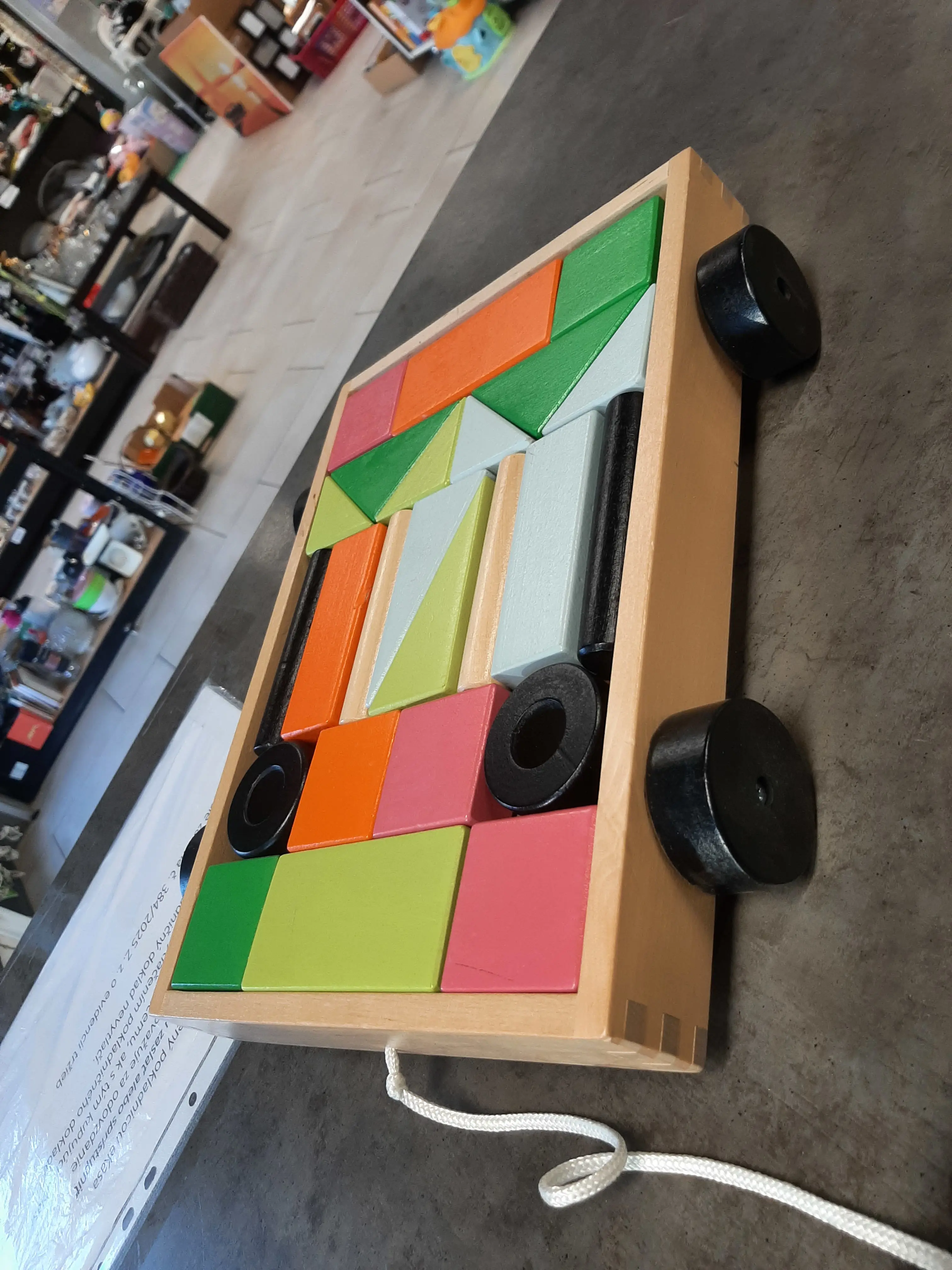 Drvený vozík ,stavebnica