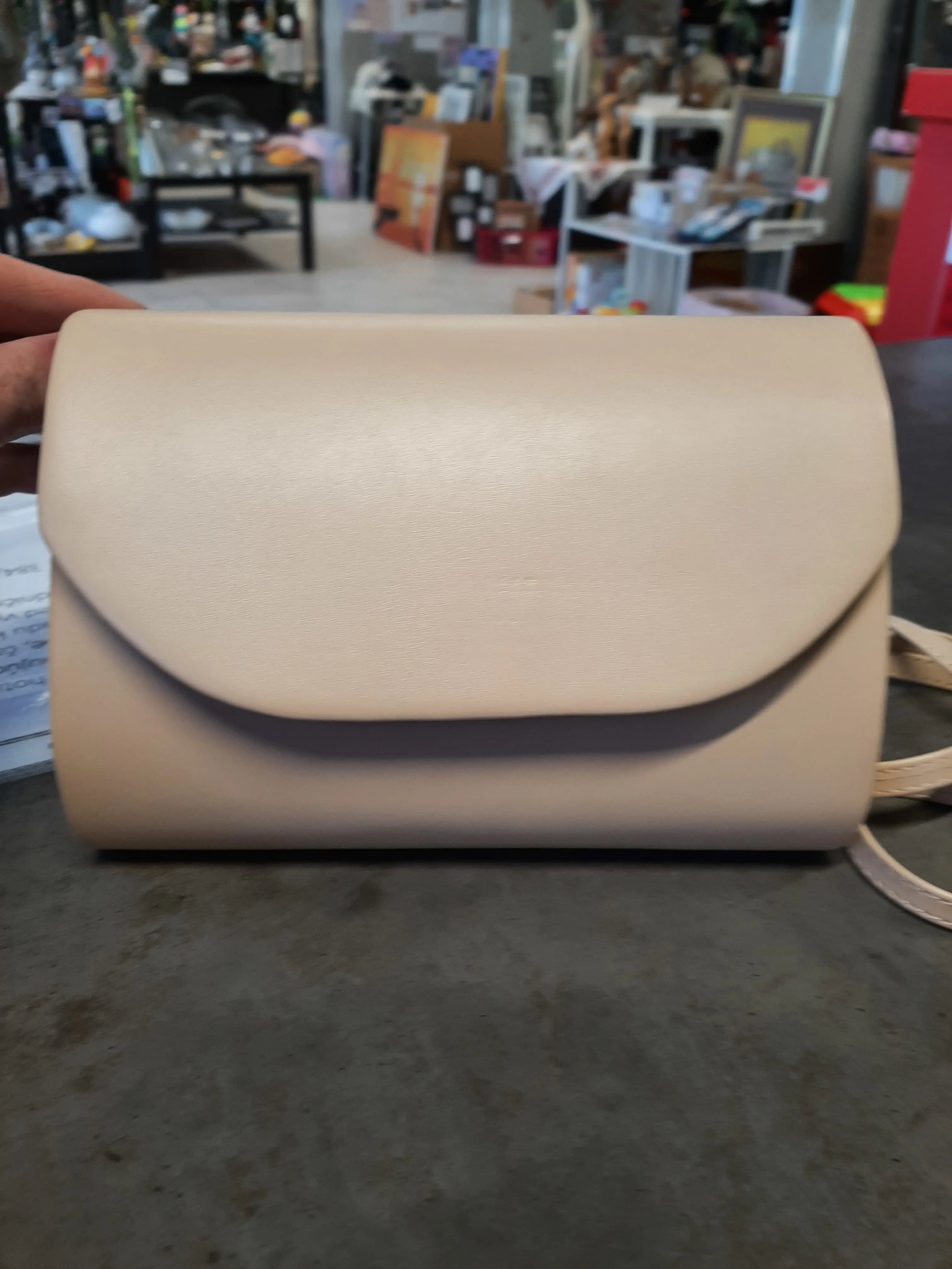 Nová kabelka s dlhým remienkom