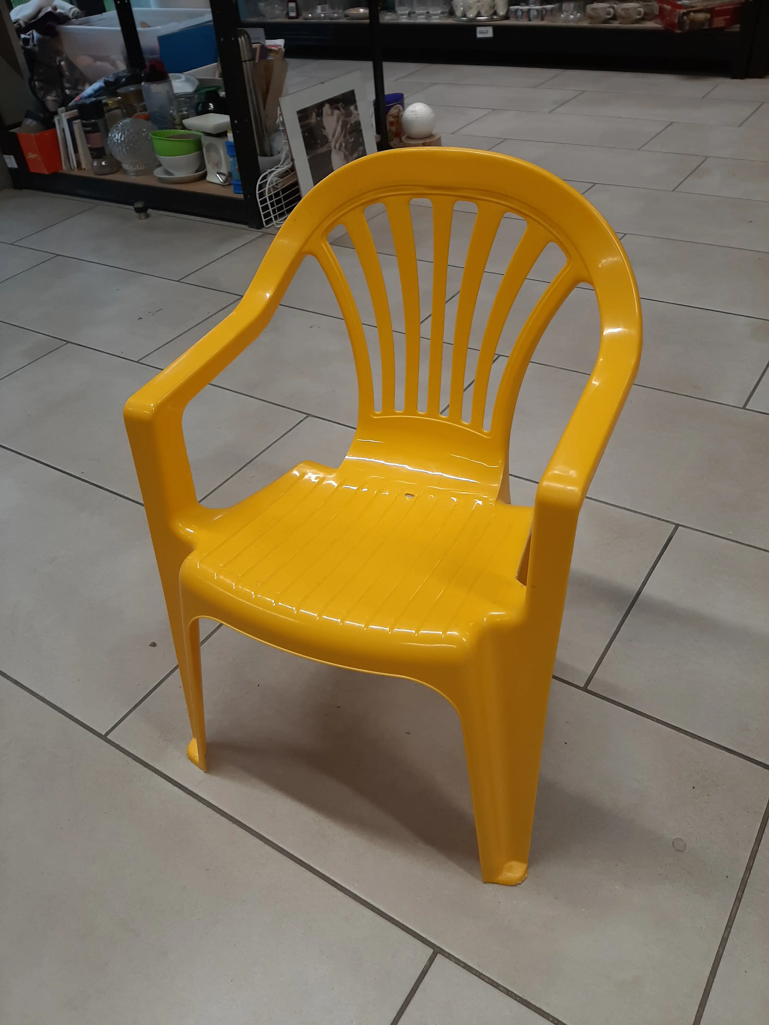 Detská plastová stolička