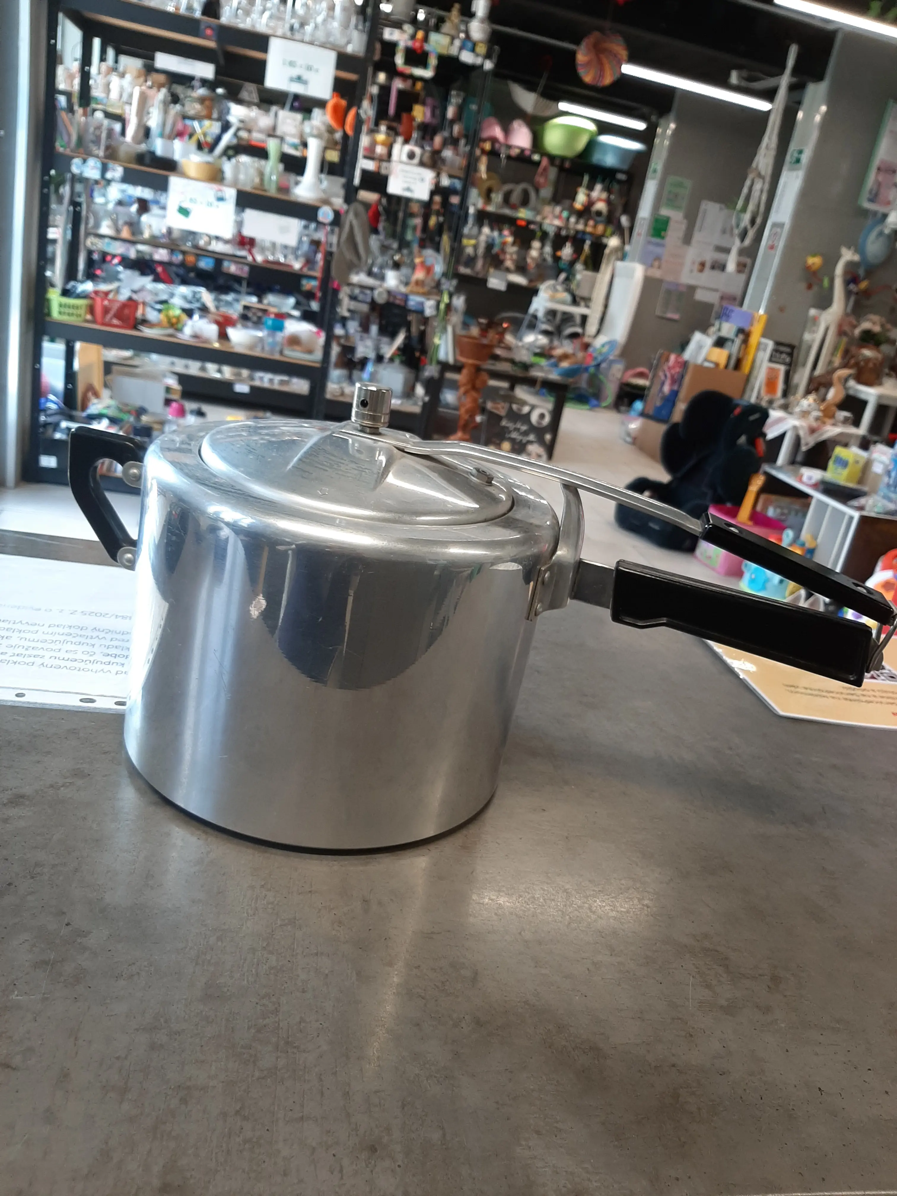 Tlakový hrniec,výska 18cm