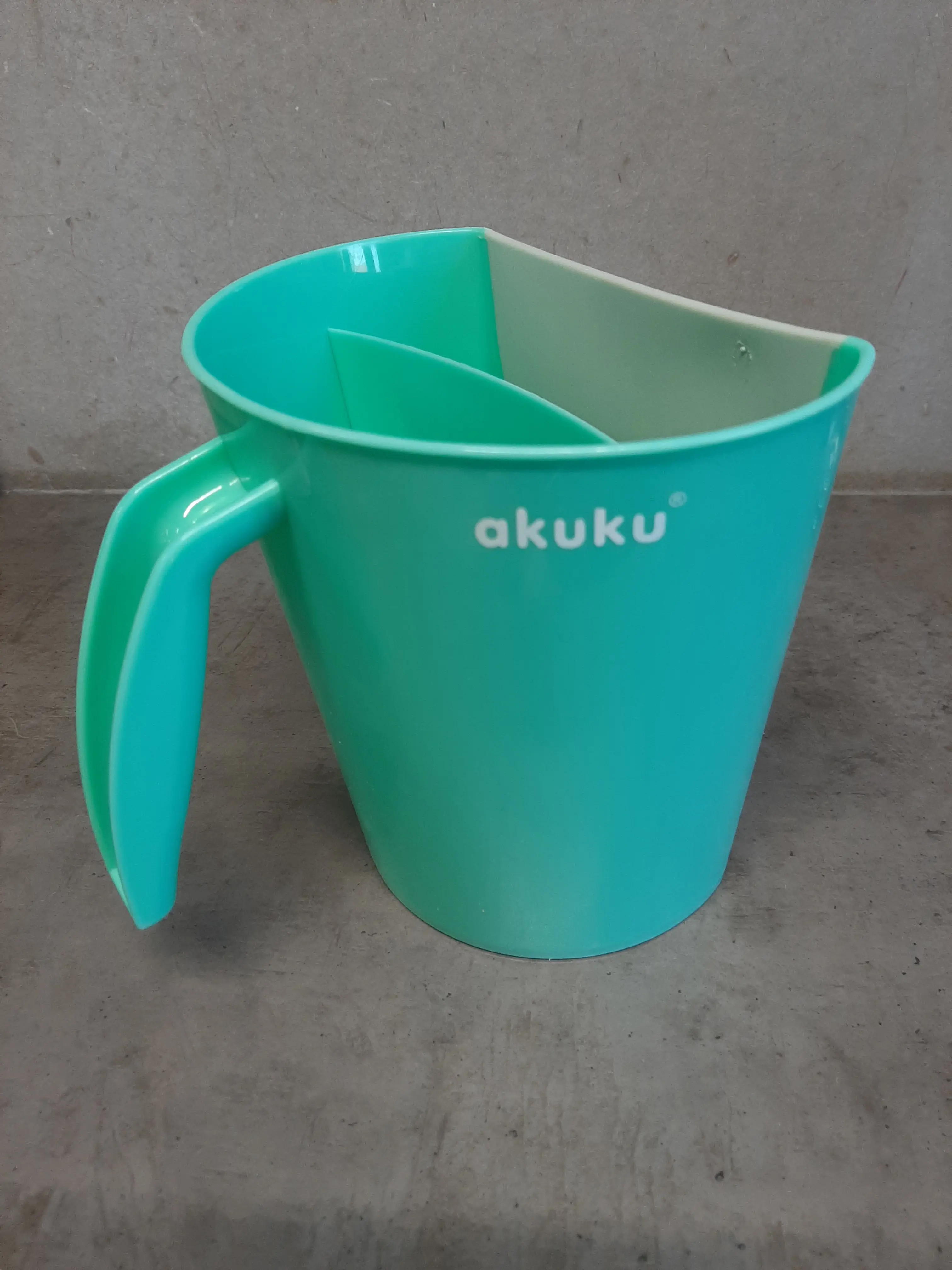 Akuku, nádobka na umývanie hlavičky dieťatka